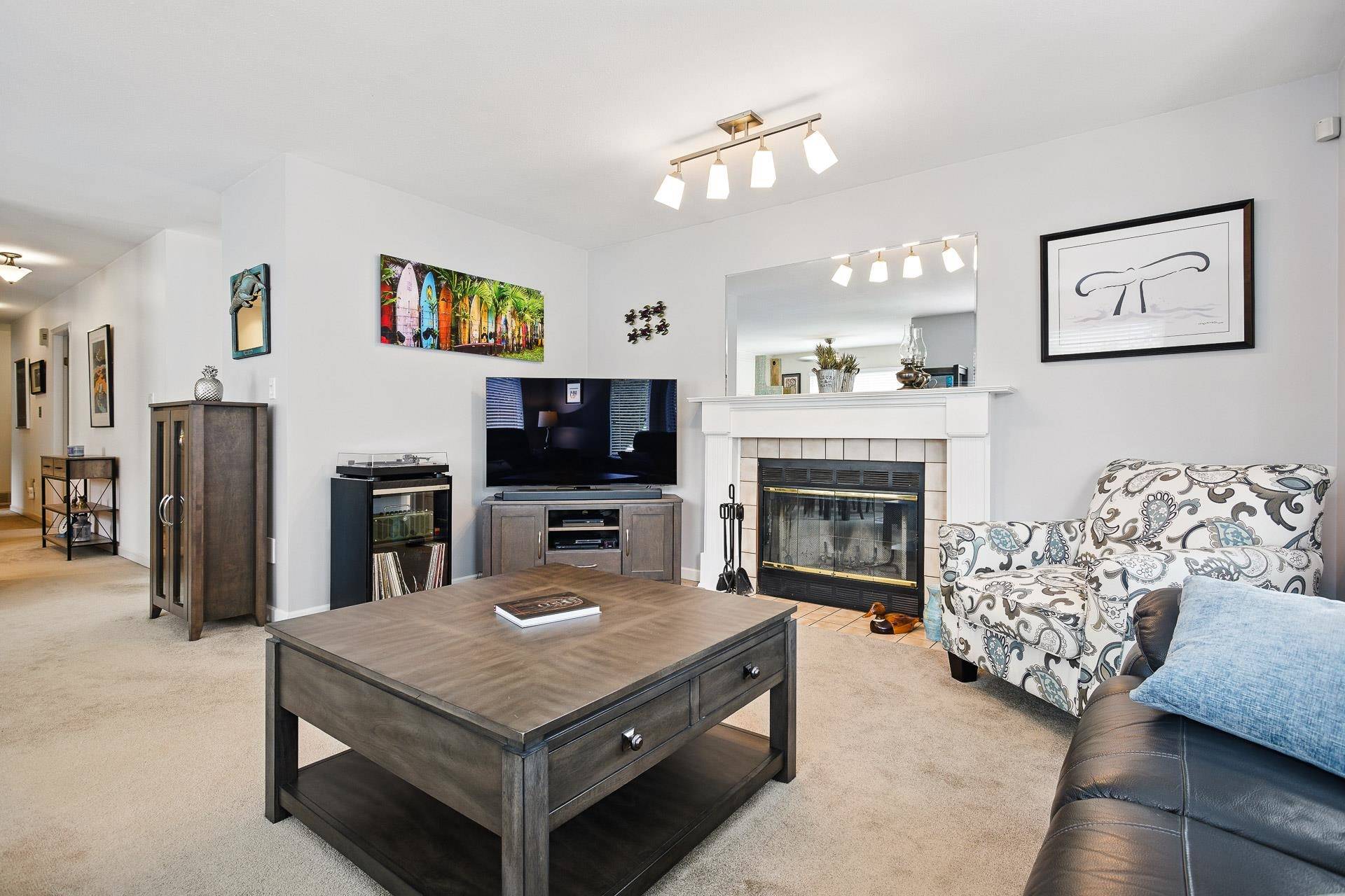Surrey, BC V3R 5T4,11441 Surrey RD