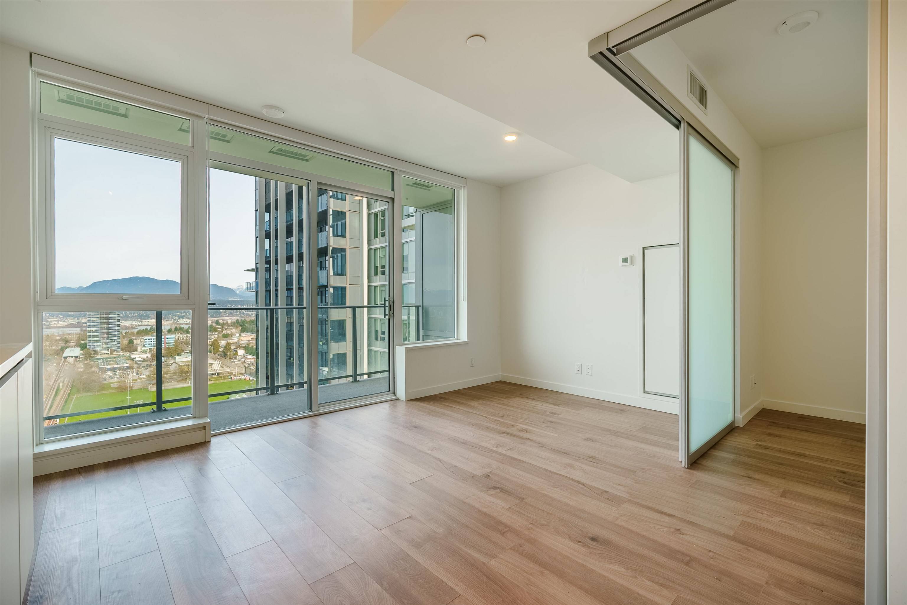Surrey, BC V3T 0S7,10448 University DR #2503