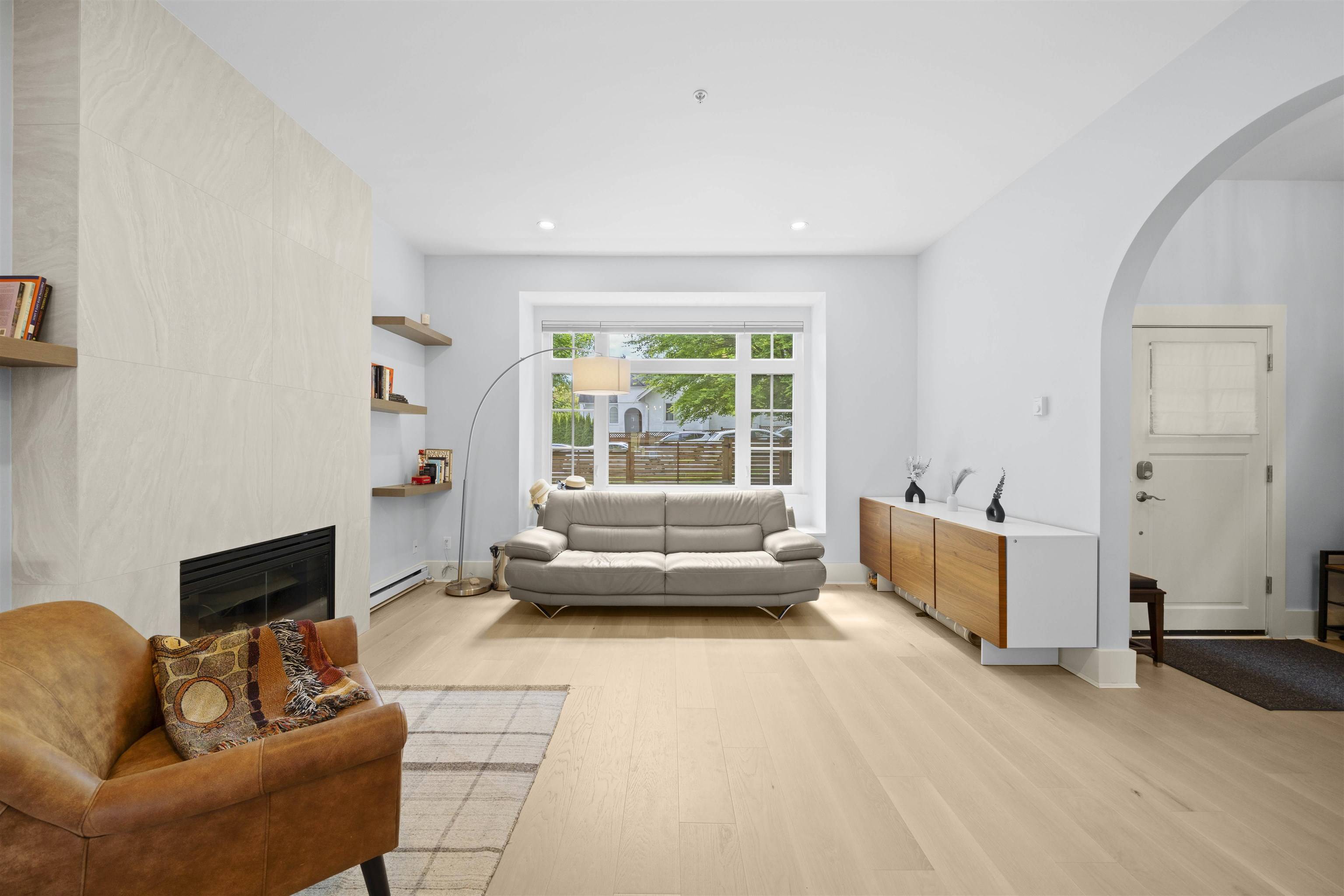 Vancouver, BC V6R 2K7,3711 W 11th AVE