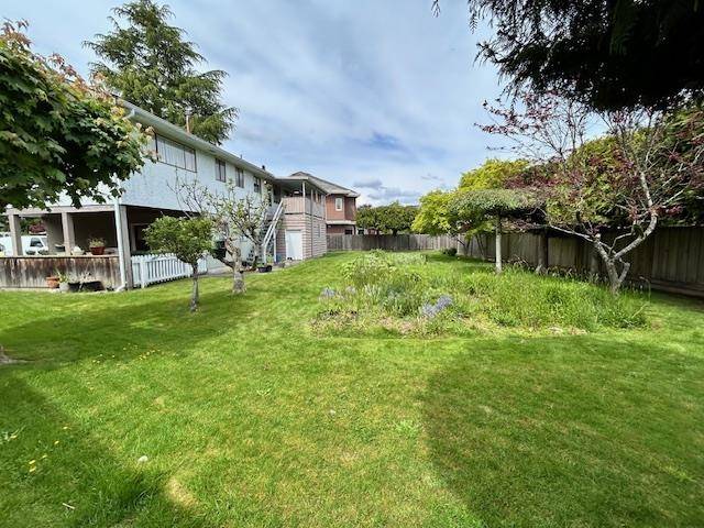 Richmond, BC V7E 3W6,5260 Merganser DR