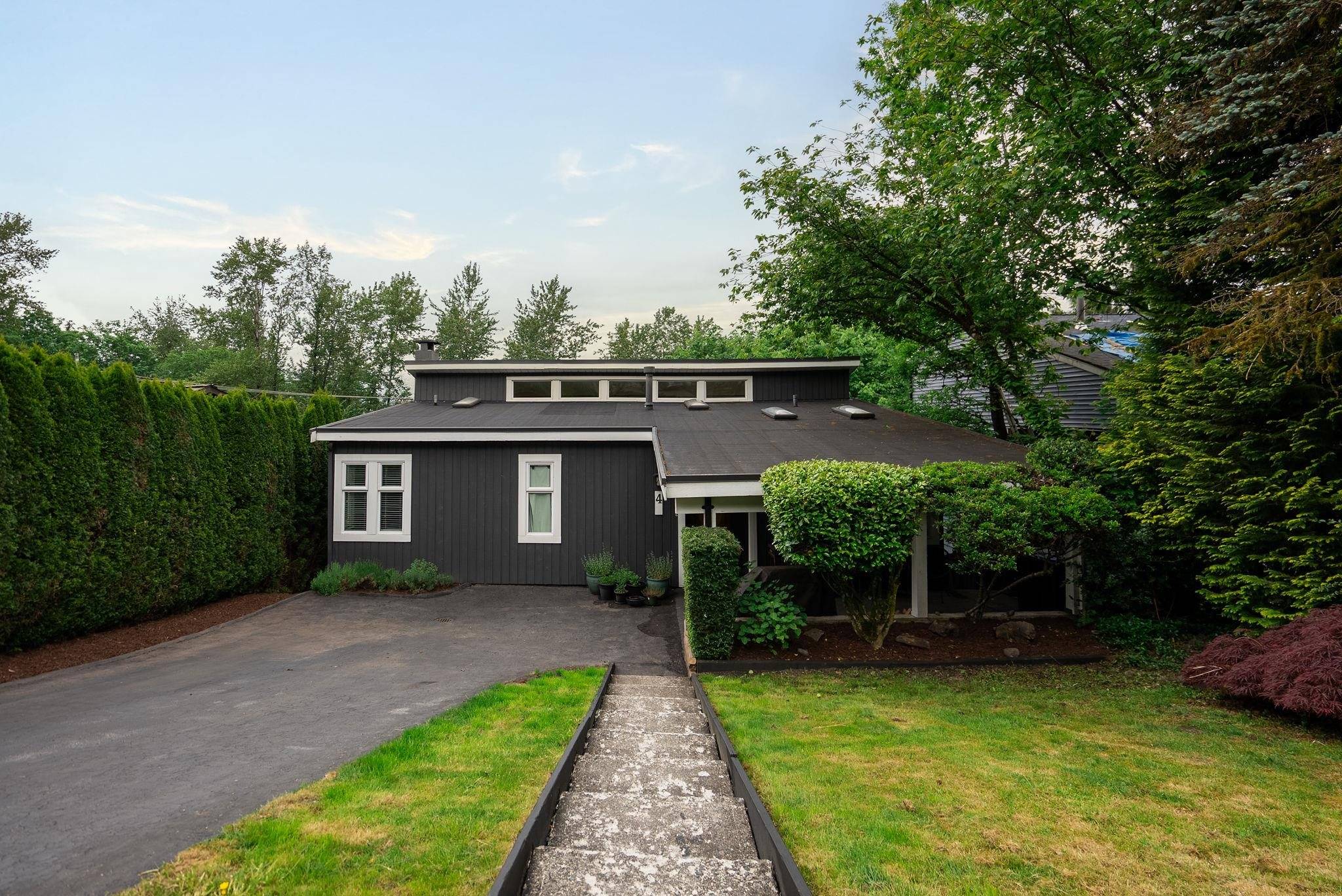 Port Moody, BC V3H 3Z5,4 Noble CT