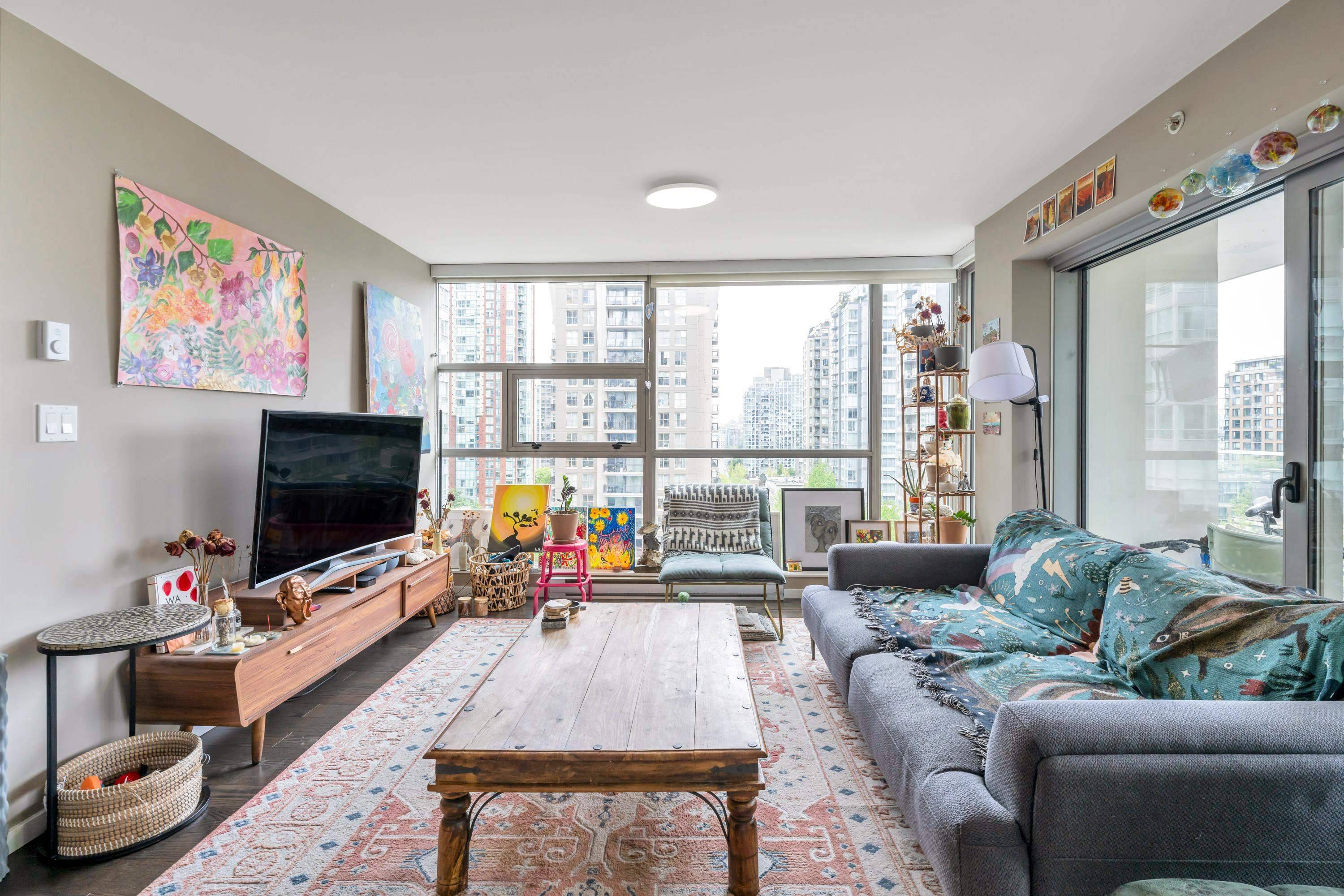 Vancouver, BC V6B 0M5,999 Seymour ST #1103