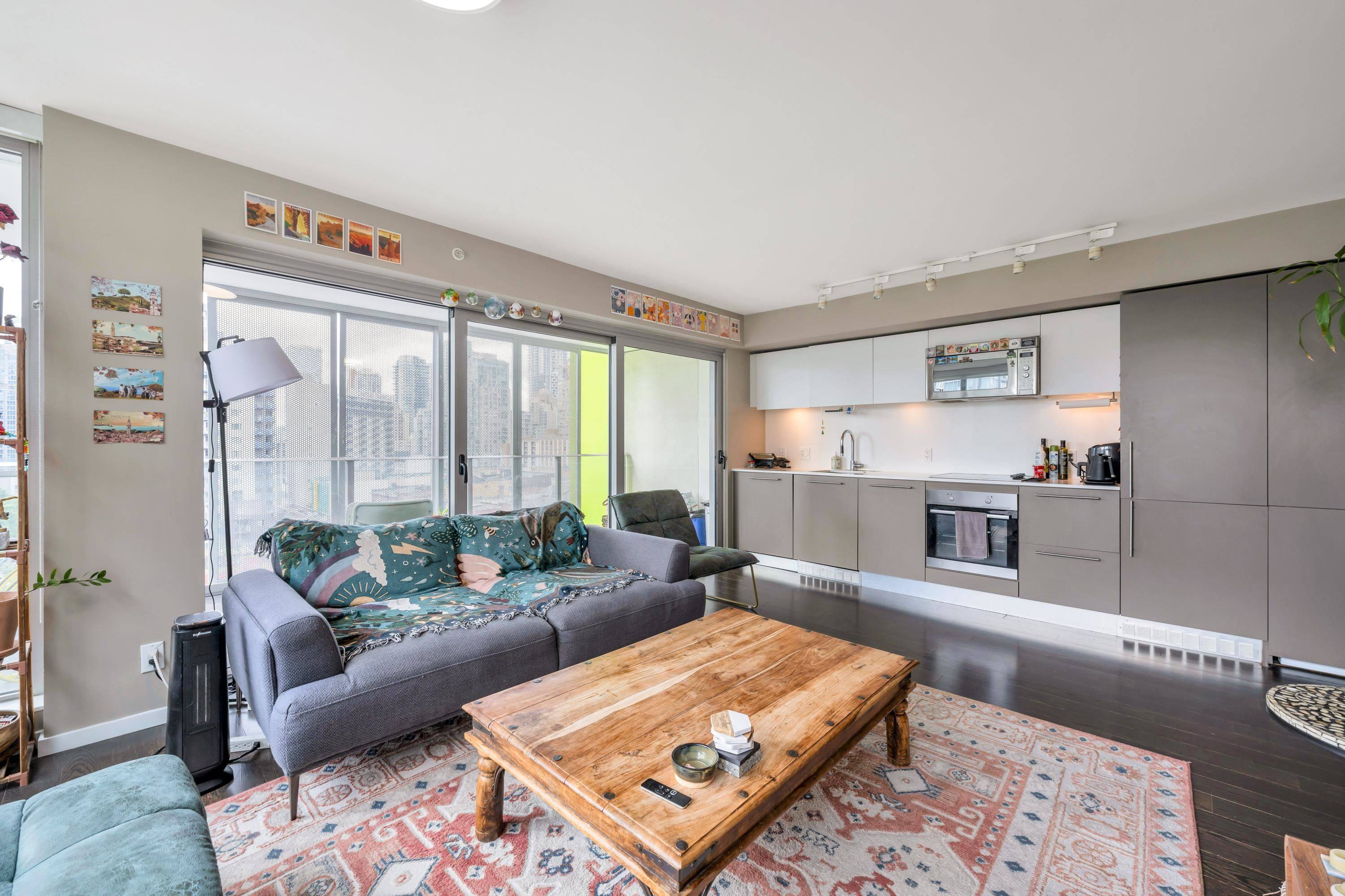 Vancouver, BC V6B 0M5,999 Seymour ST #1103