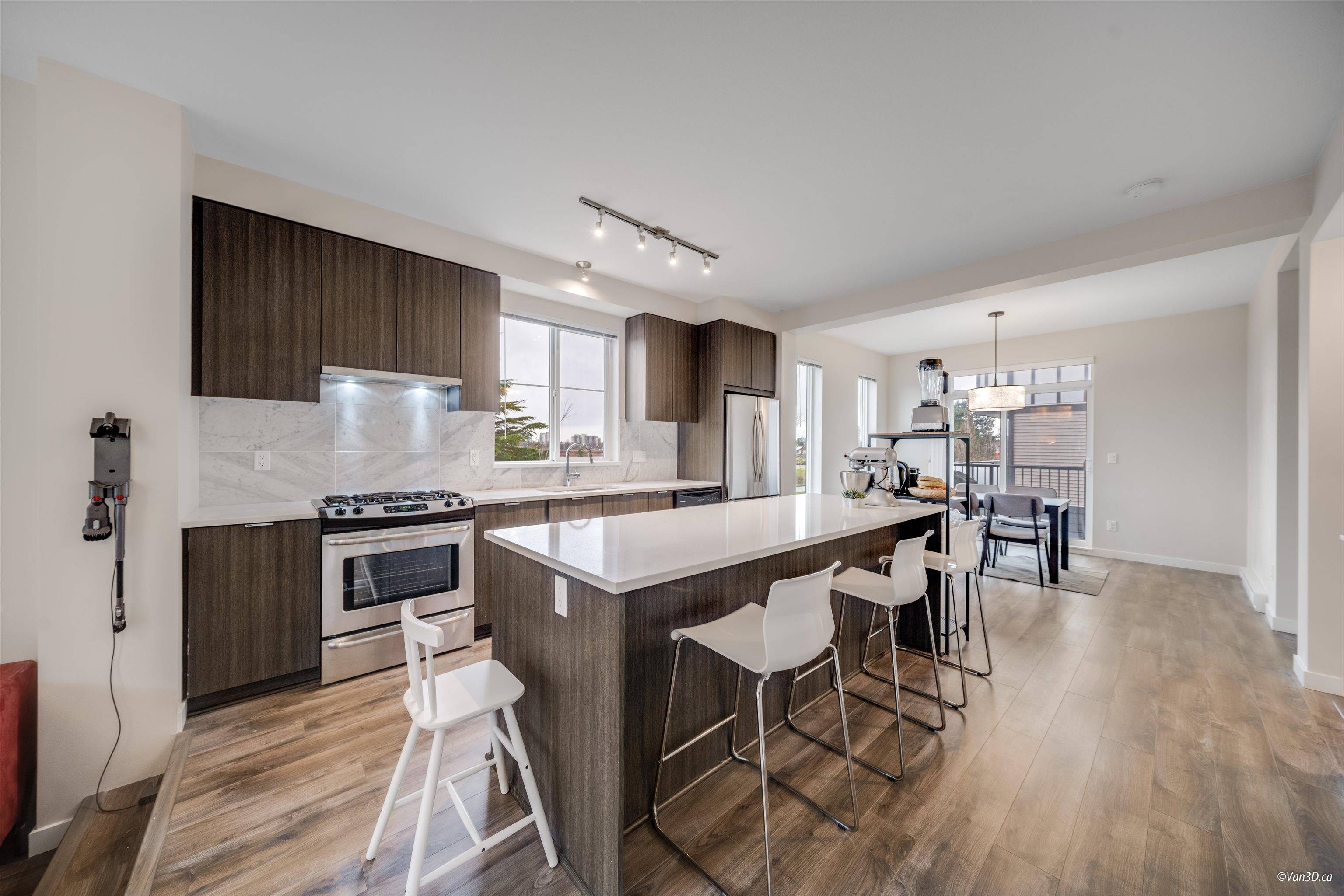 Richmond, BC V6X 0M4,9728 Alexandra RD #25