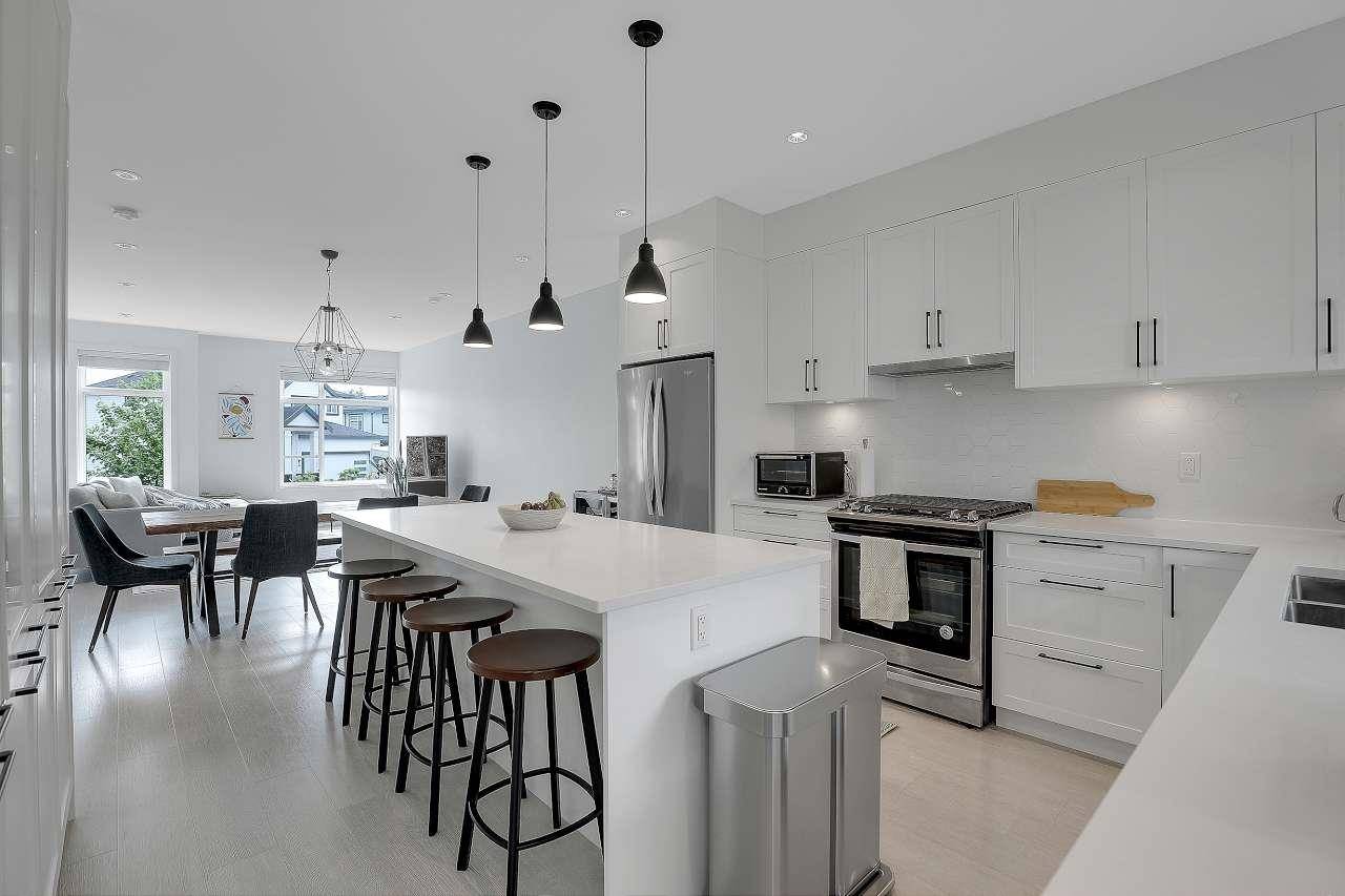 Surrey, BC V4N 6V9,7127 193a ST #5