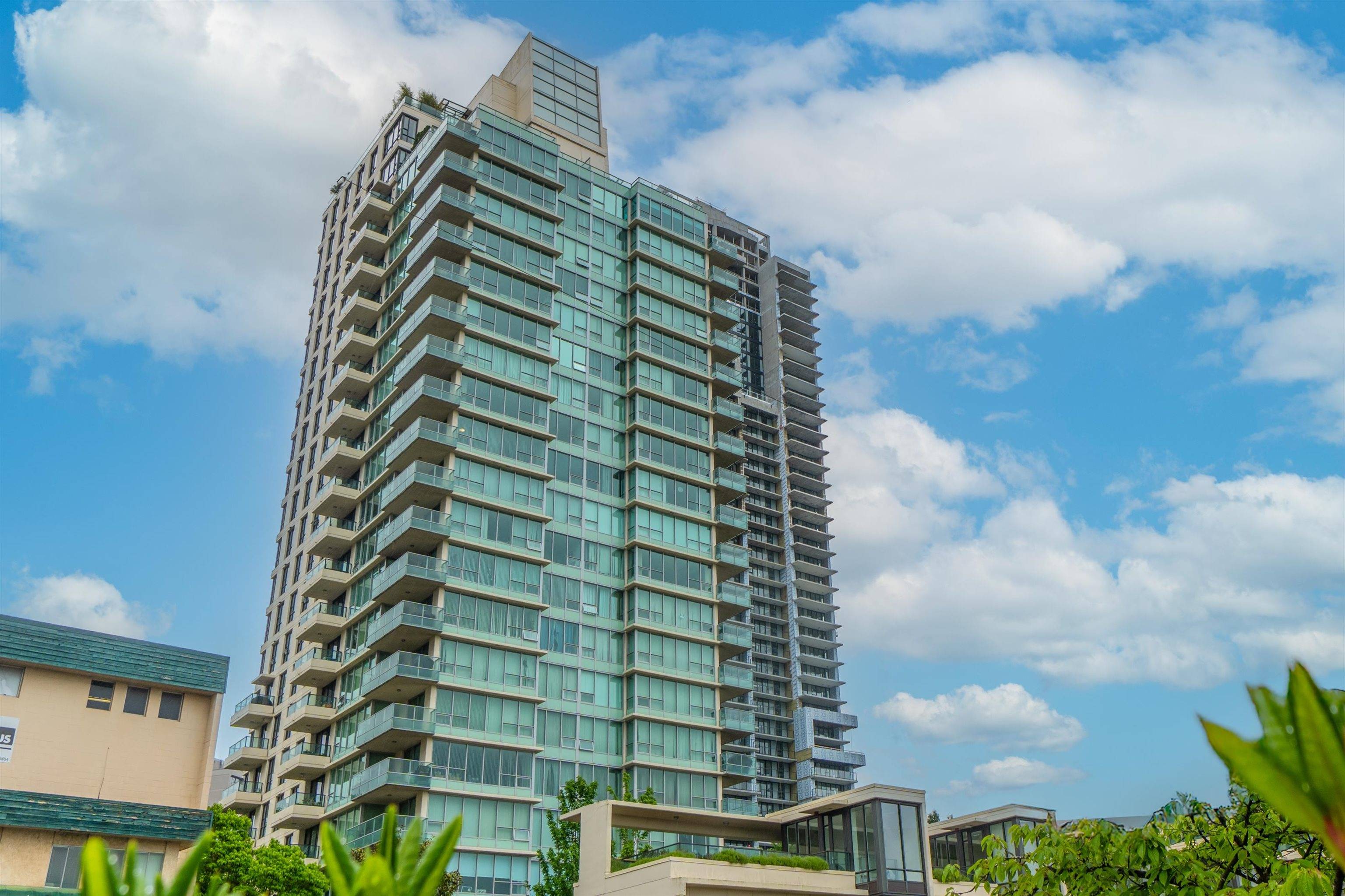 Burnaby, BC V5C 0G8,2200 Douglas RD #1901