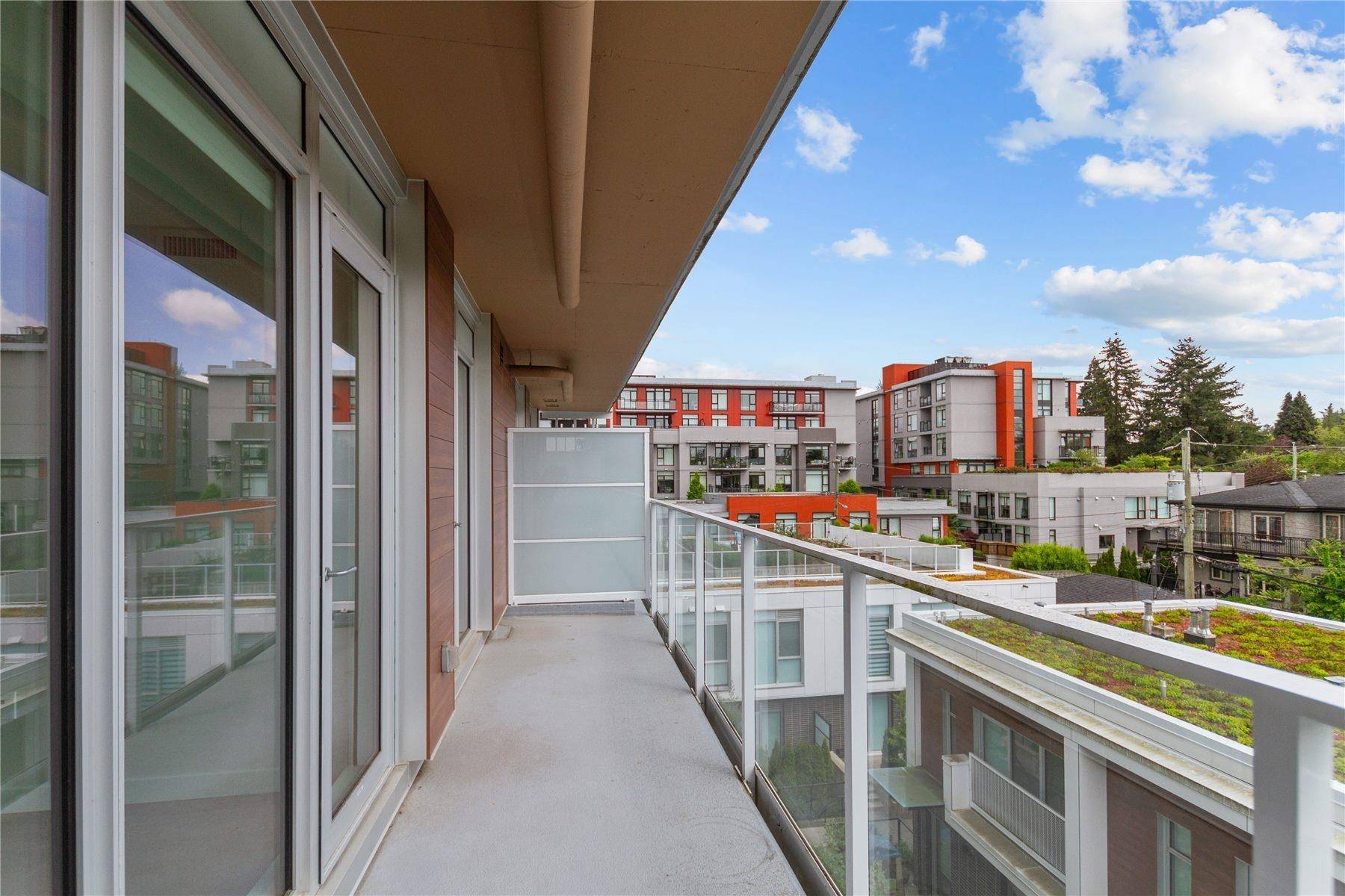 Vancouver, BC V5Z 2C3,528 W King Edward AVE #403