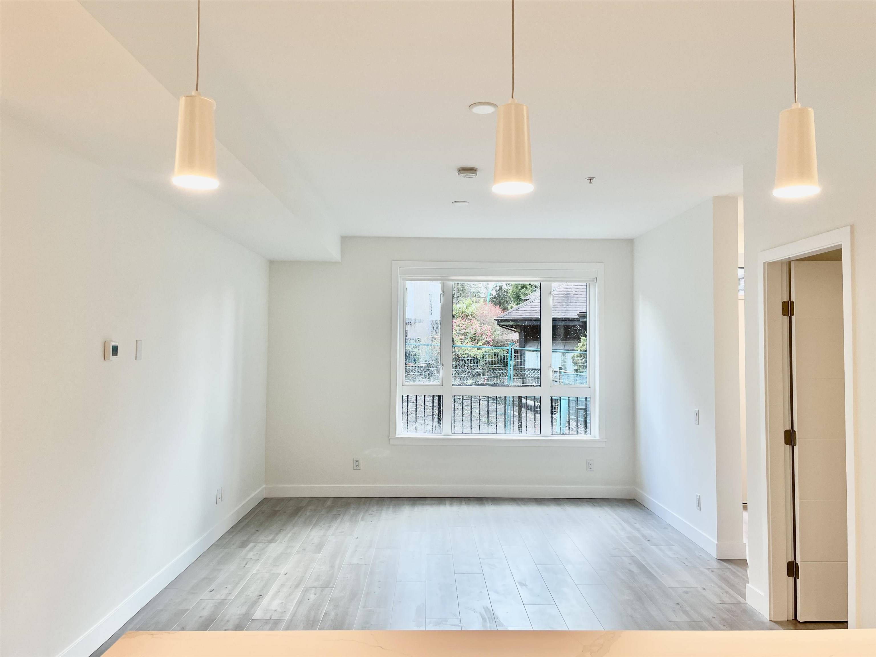 North Vancouver, BC V7P 1Y2,2035 Glenaire DR #141
