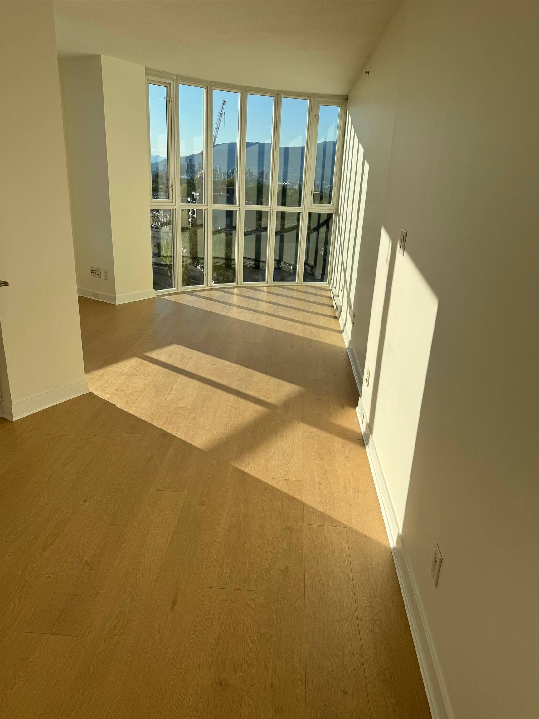 Vancouver, BC V5N 5Y8,4028 Knight ST #904