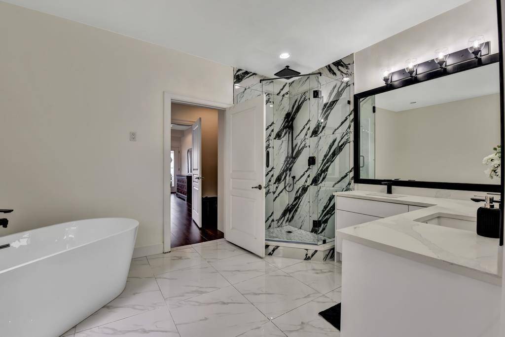 Surrey, BC V3S 7Y7,15181 68a AVE
