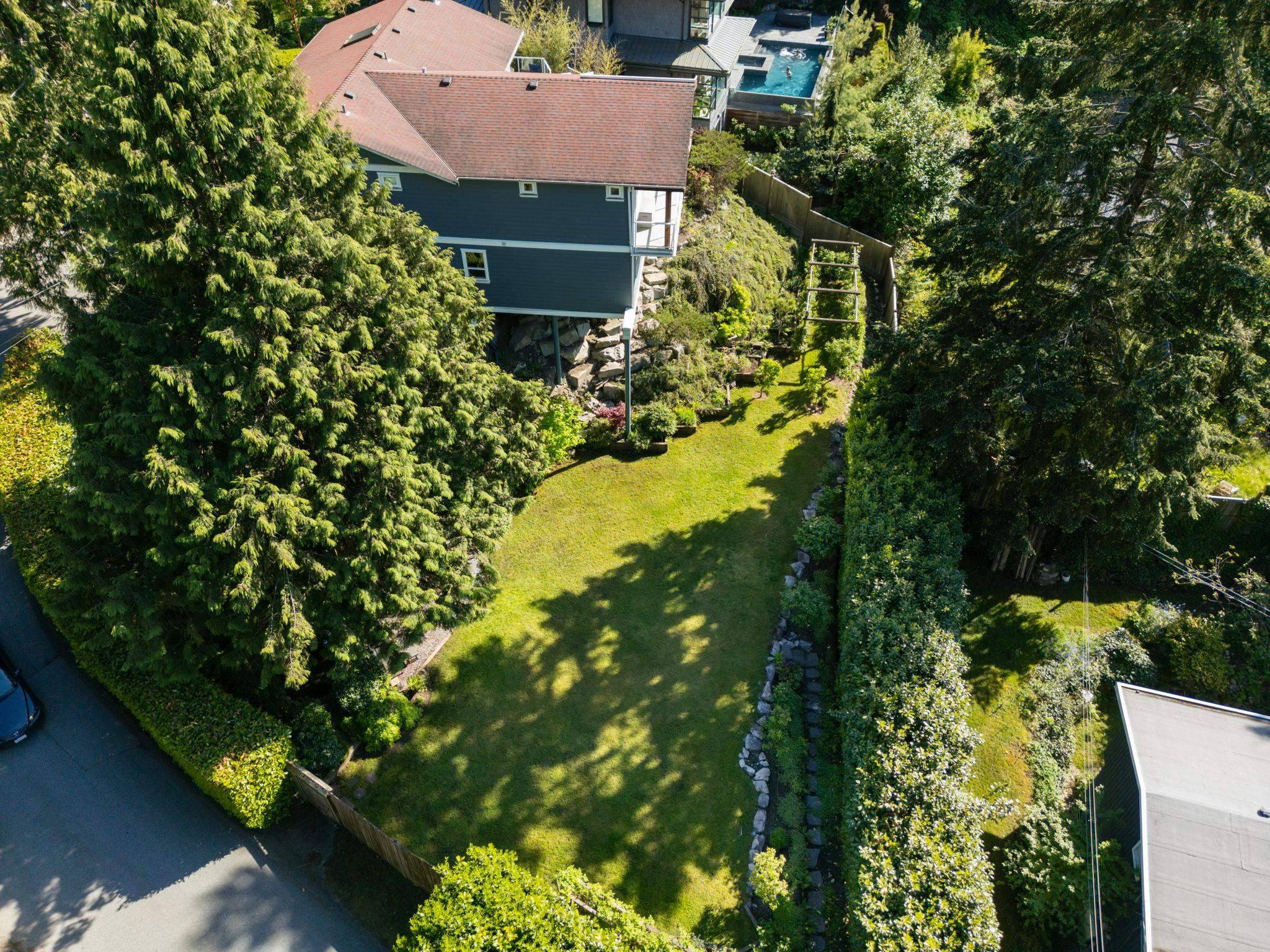 West Vancouver, BC V7W 1R3,5755 Telegraph TRL