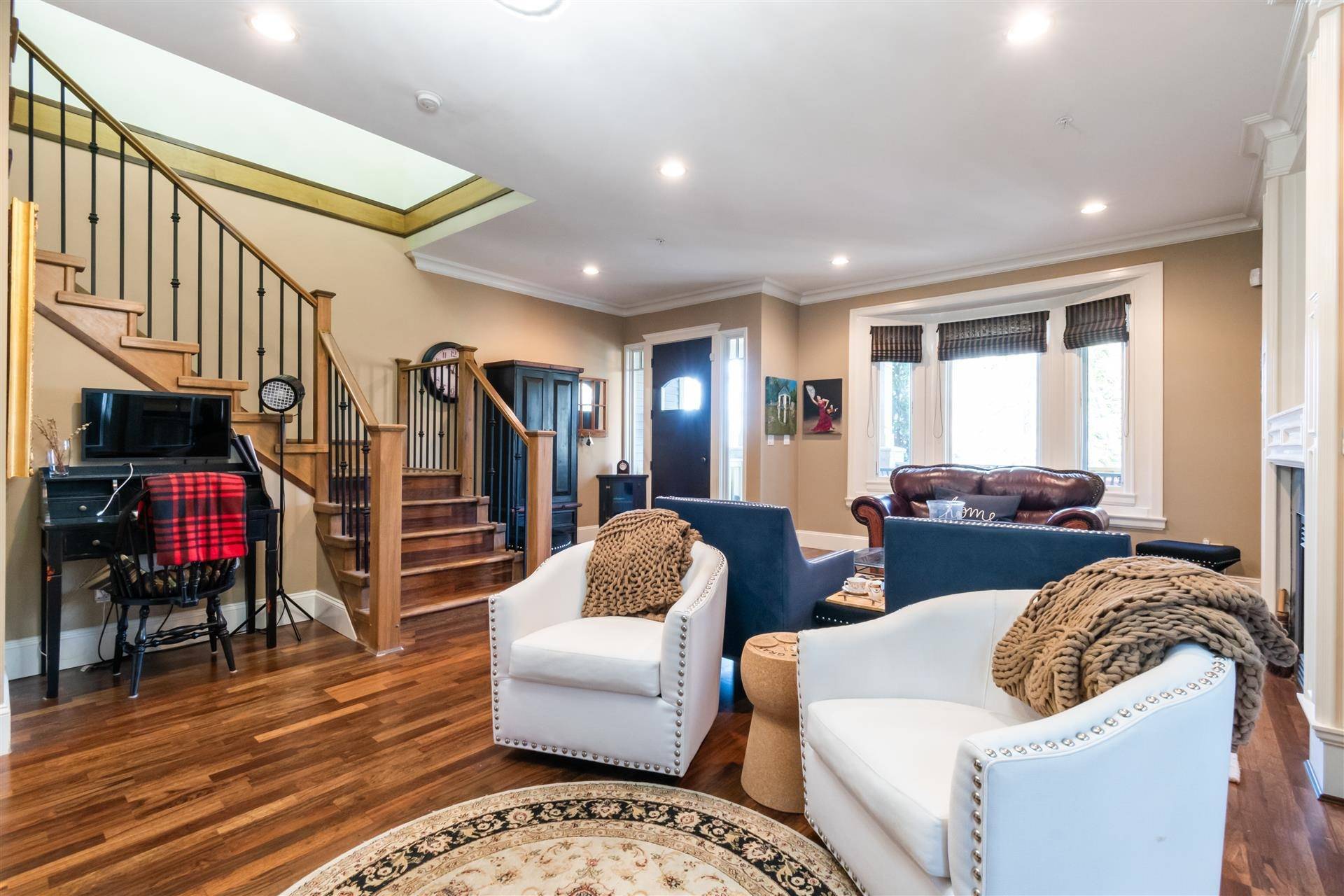 Vancouver, BC V5Y 1T2,368 W 11th AVE