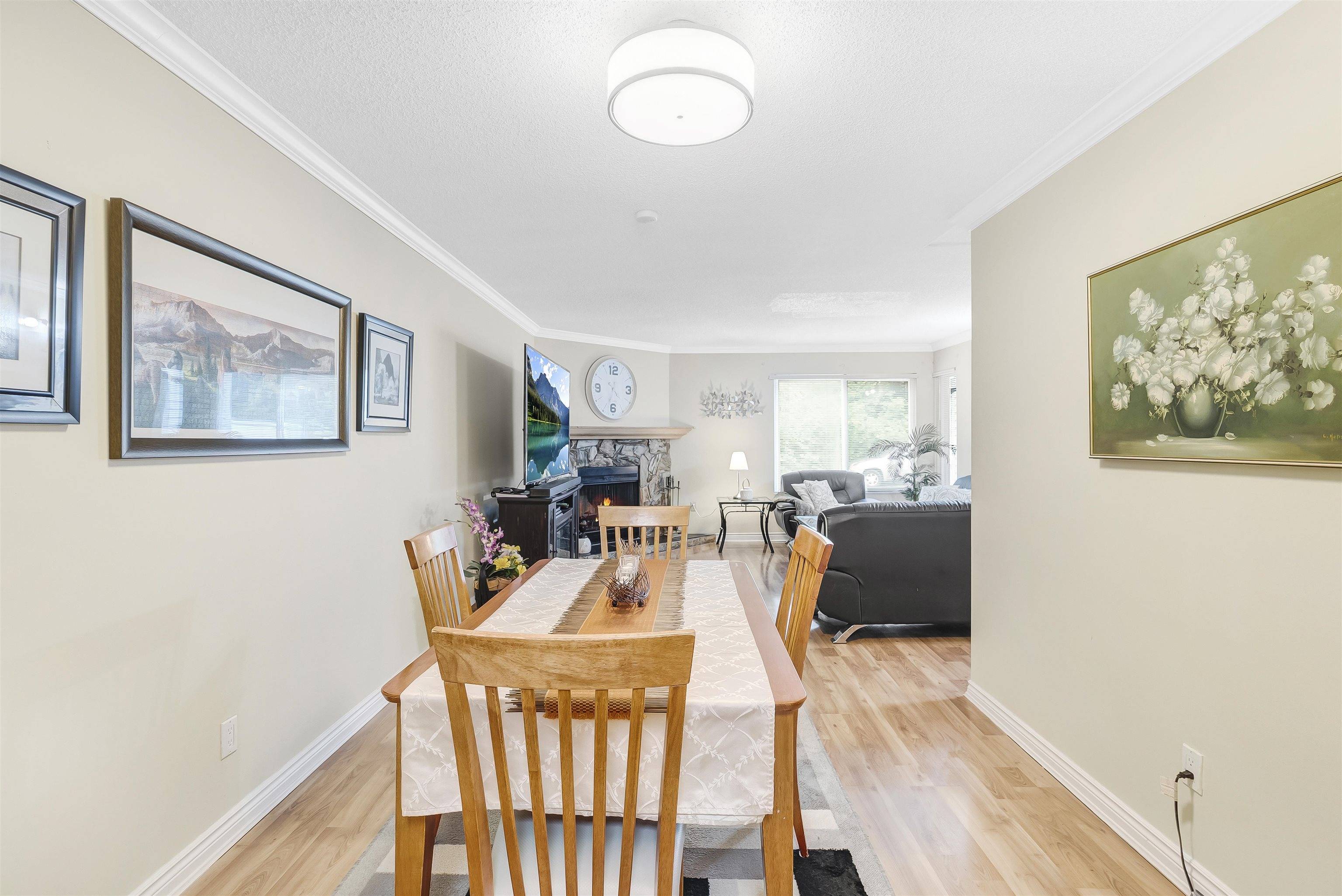 Surrey, BC V3R 7H7,14783 101 AVE