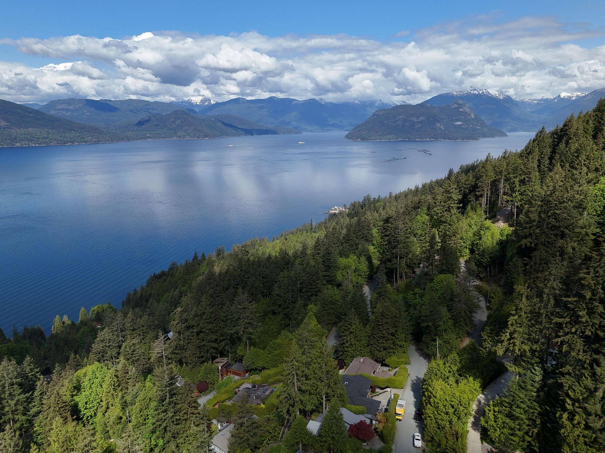 Lions Bay, BC V0N 2E0,445 Mountain DR