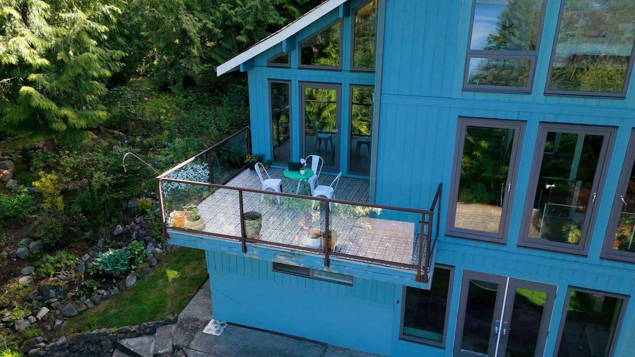 Lions Bay, BC V0N 2E0,445 Mountain DR