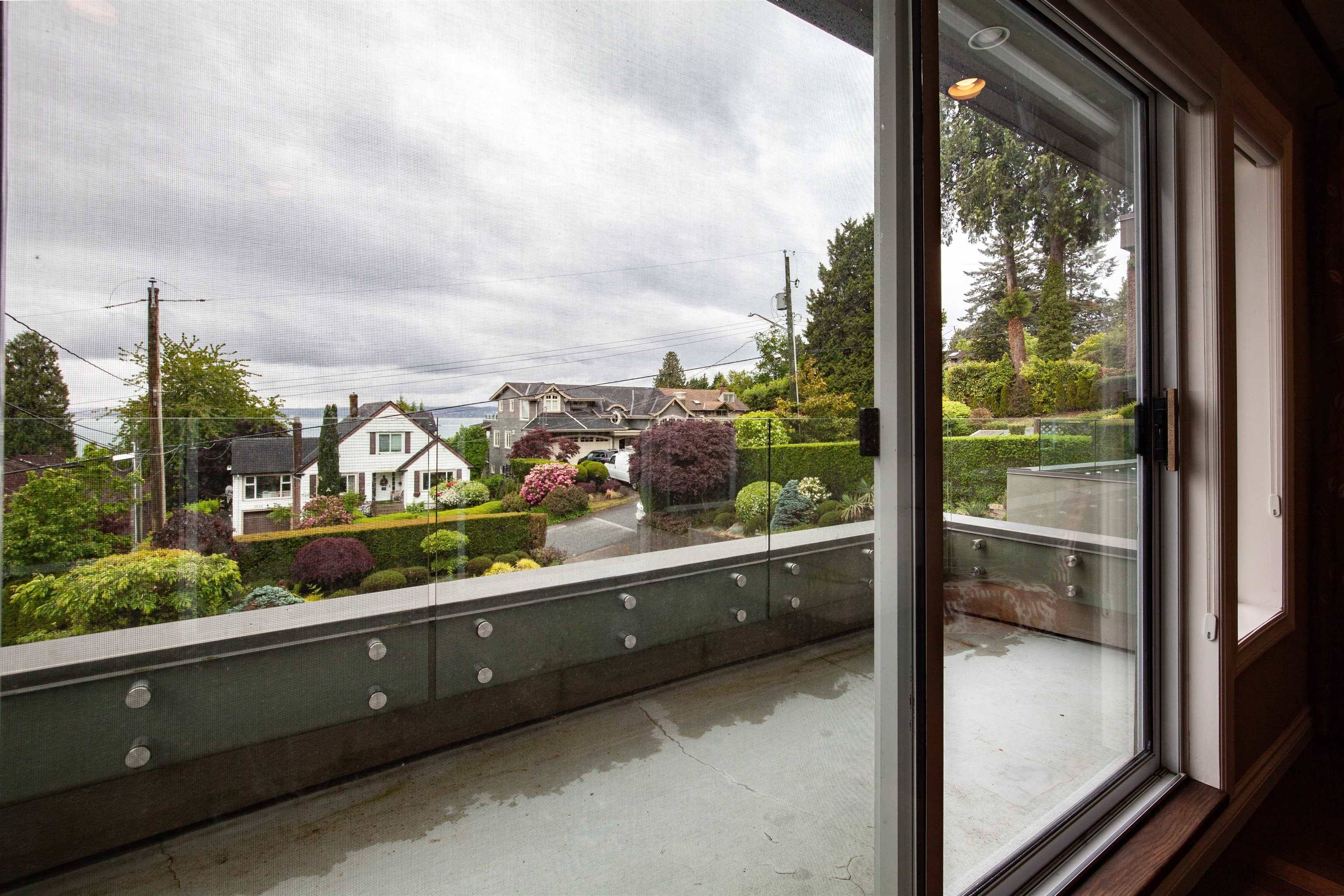 West Vancouver, BC V7V 2G1,2557 Lawson AVE