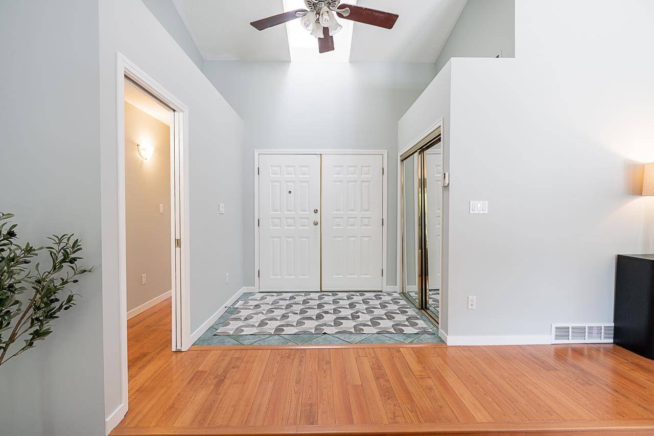 Surrey, BC V3X 2B8,5962 Southpark Close
