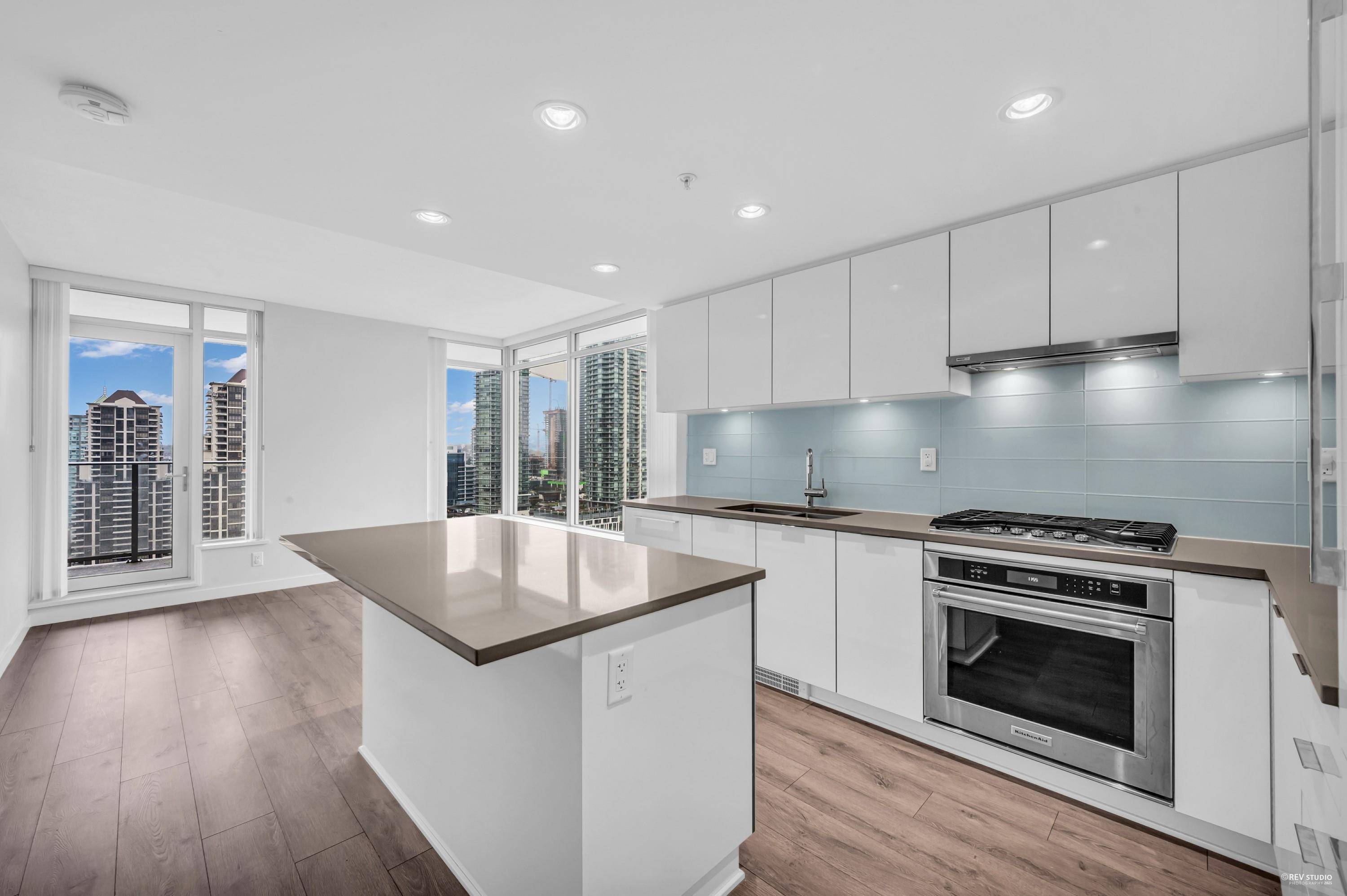 Burnaby, BC V5C 0K8,2388 Madison AVE #2508