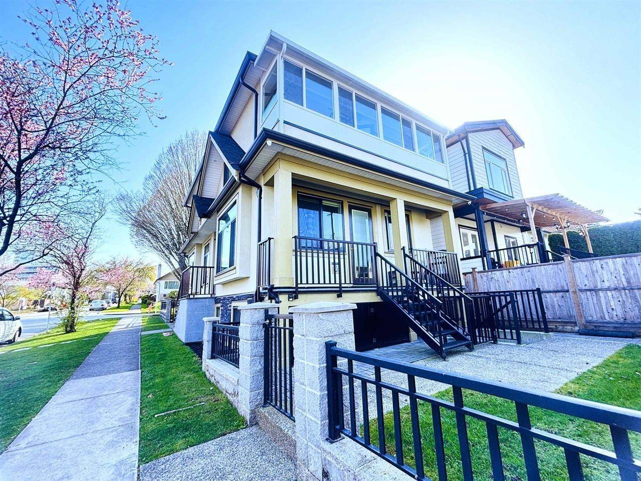 Vancouver, BC V5N 5S6,4375 Sidney ST