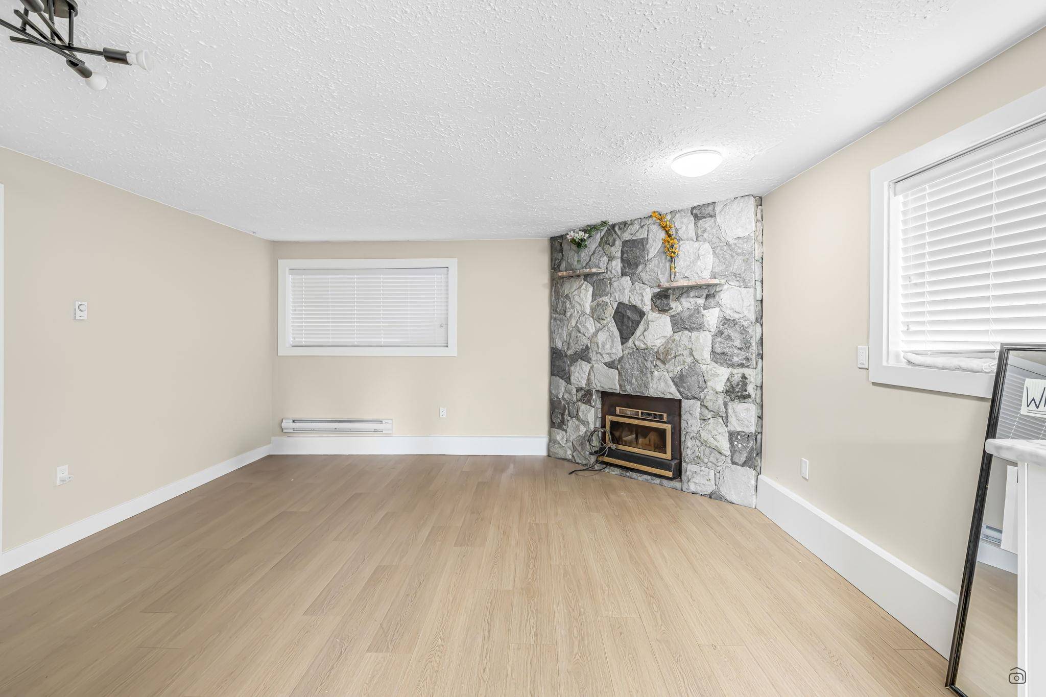 Surrey, BC V3T 3R3,9774 131a ST