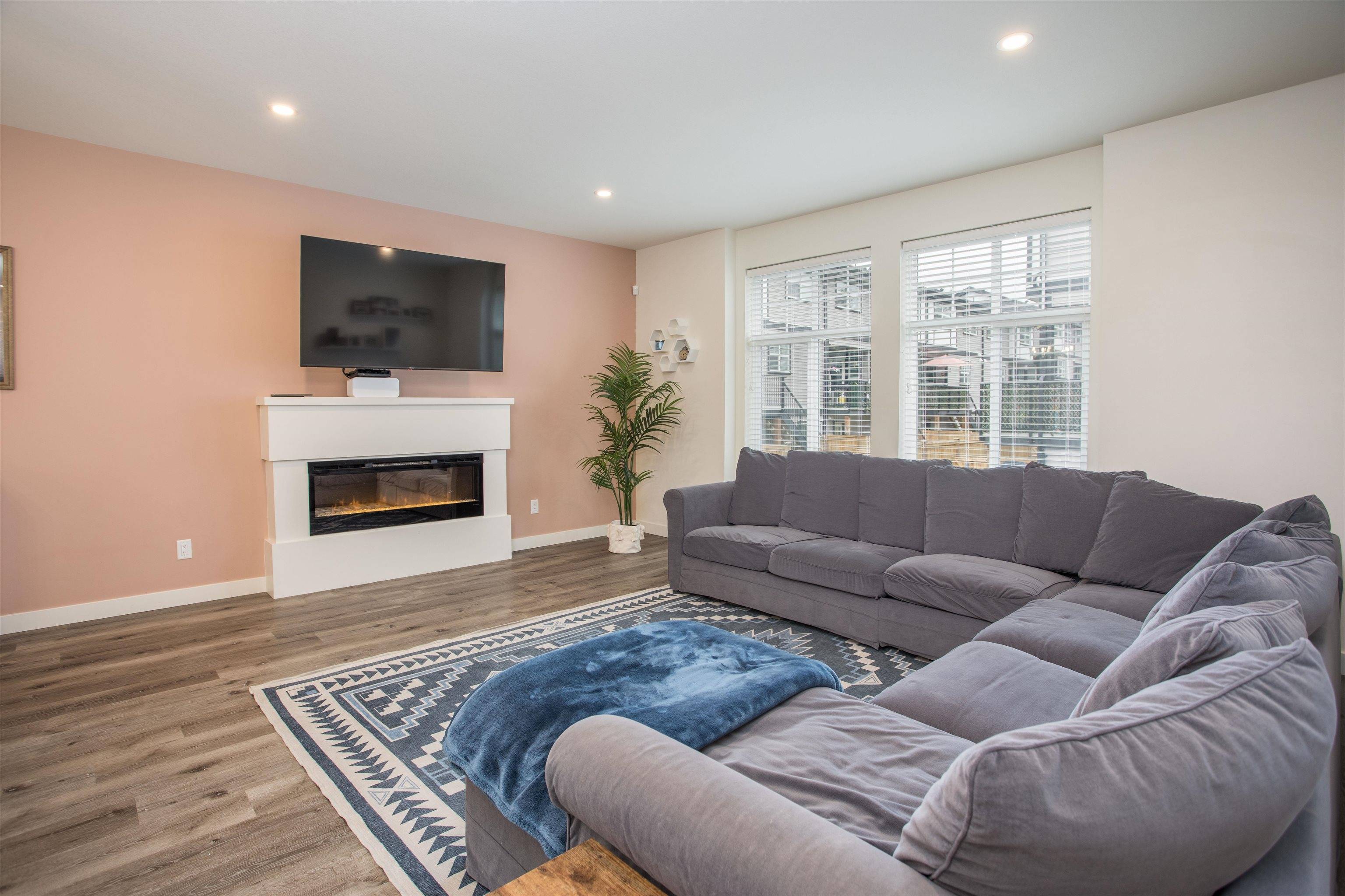 Mission, BC V2V 0H4,7740 Grand ST #52