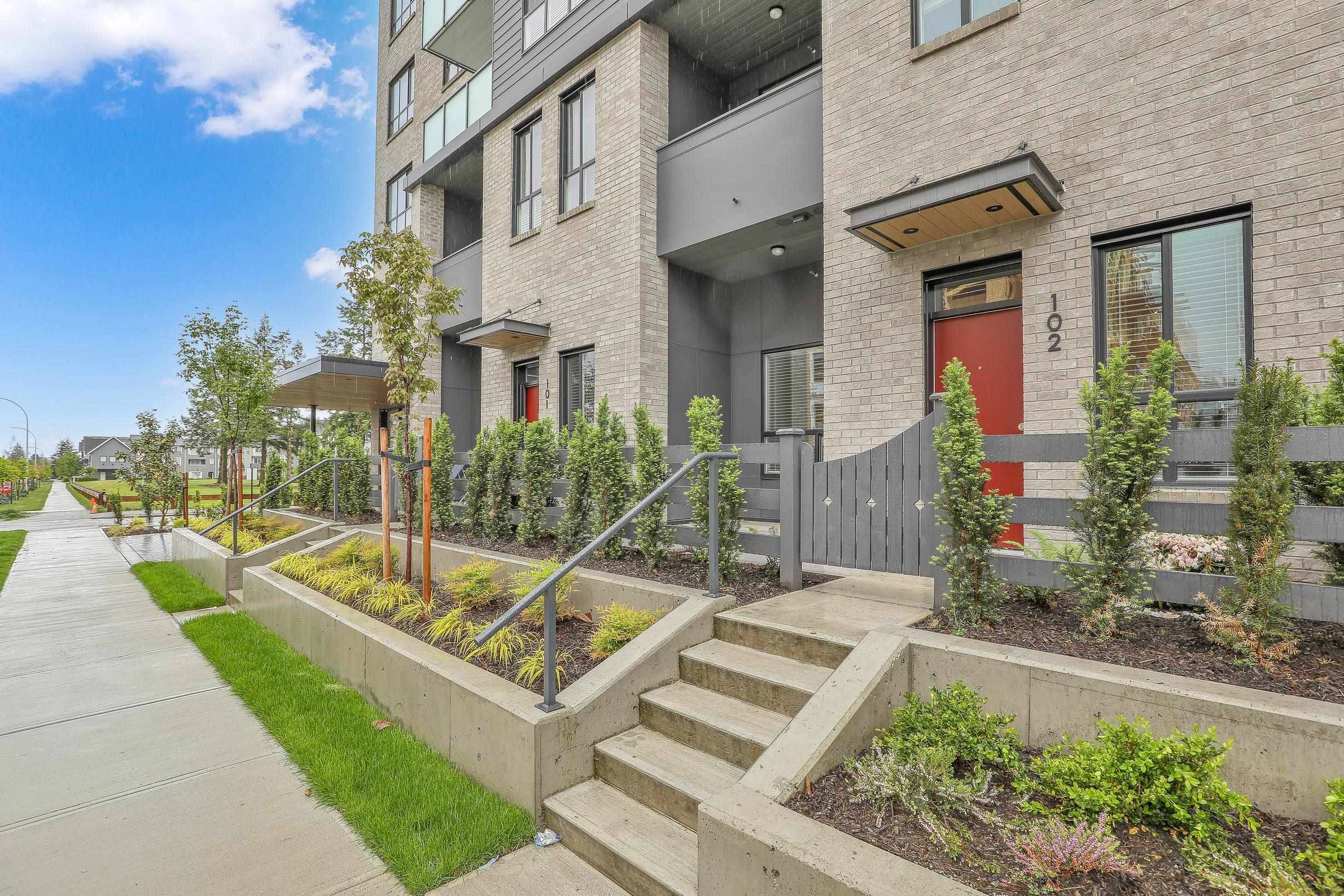Surrey, BC V4N 6Y1,15738 85 AVE #102
