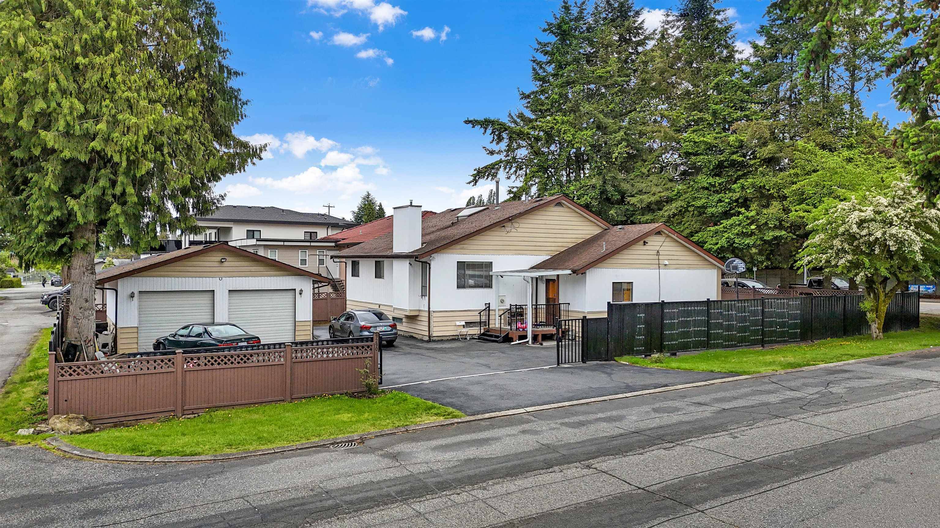 Surrey, BC V3V 5N2,9290 128 ST