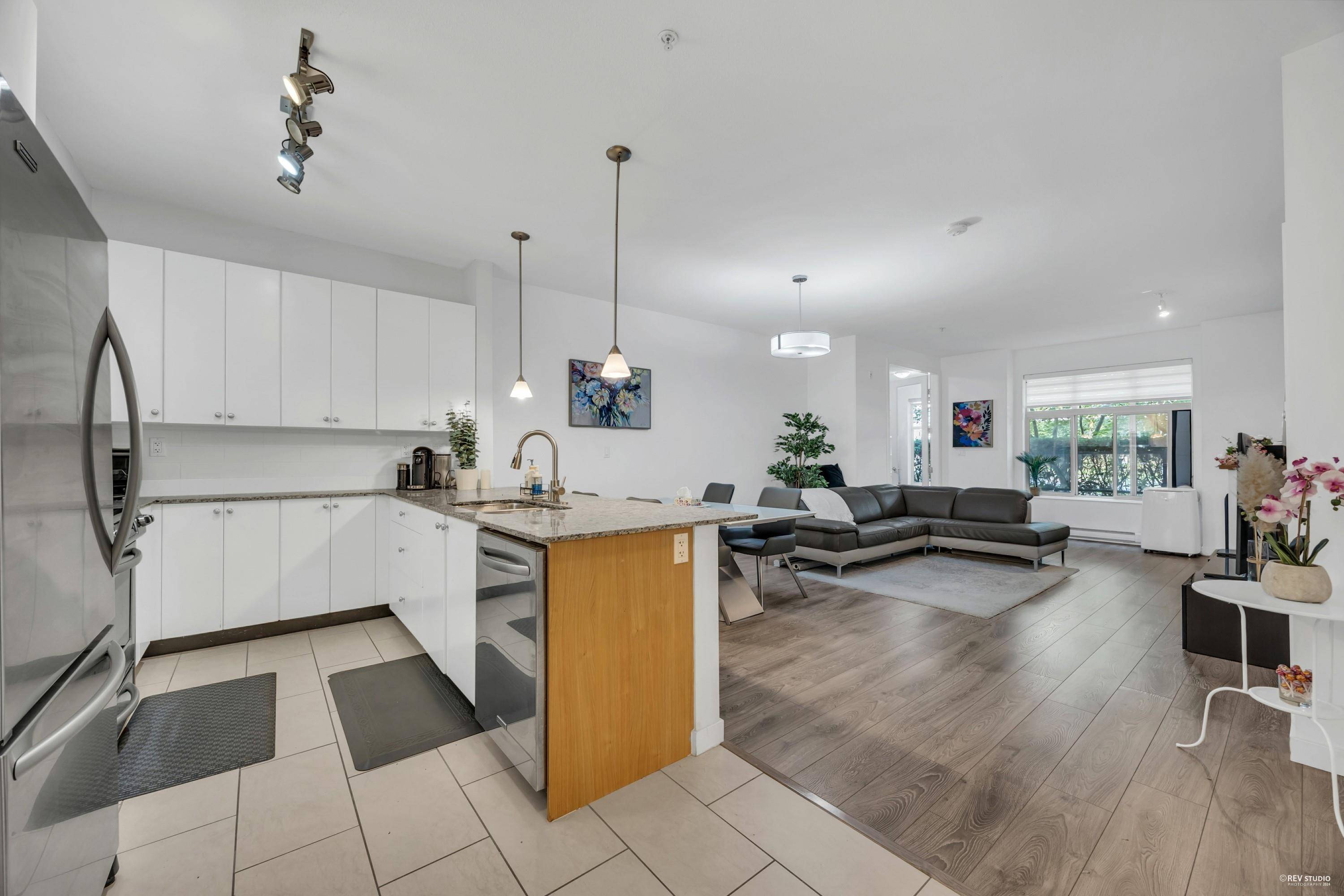 New Westminster, BC V3L 0C4,290 Francis WAY #108