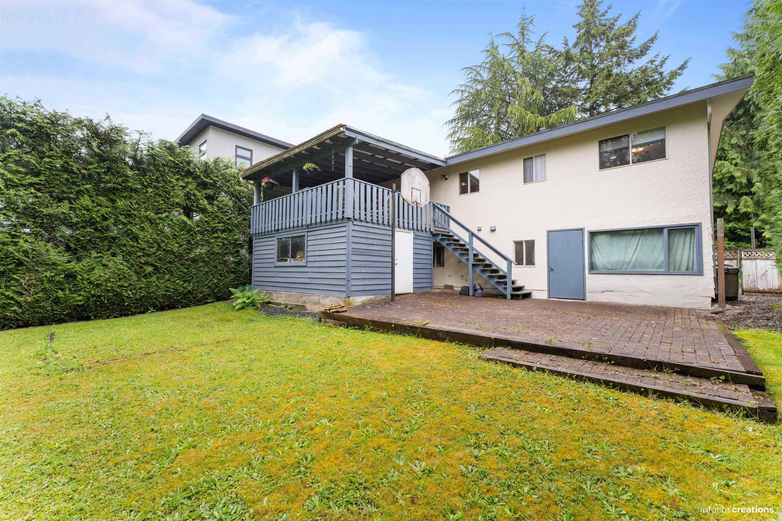 Surrey, BC V3W 5Z3,13821 77a AVE
