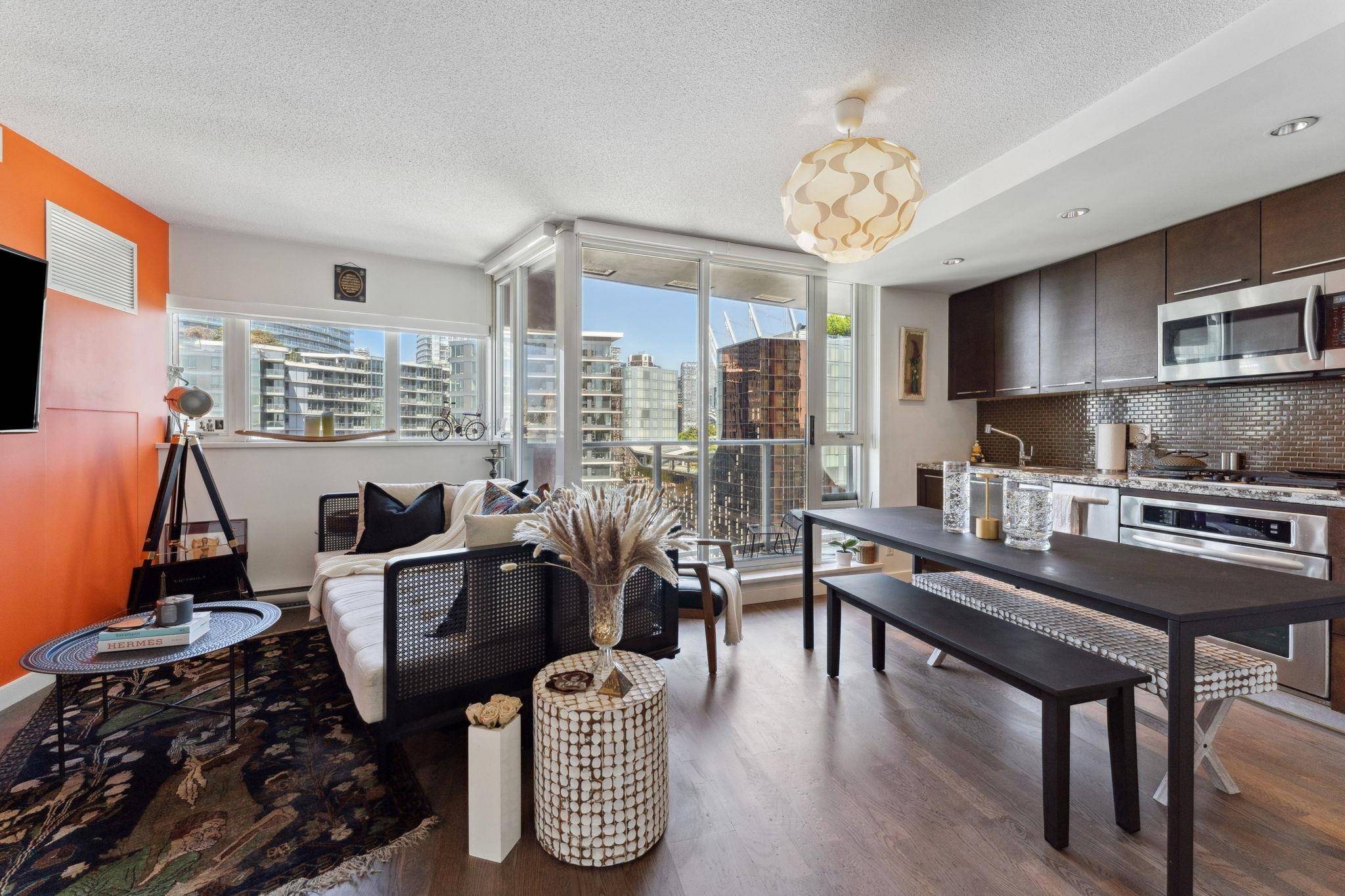 Vancouver, BC V6B 0A7,918 Cooperage WAY #1701