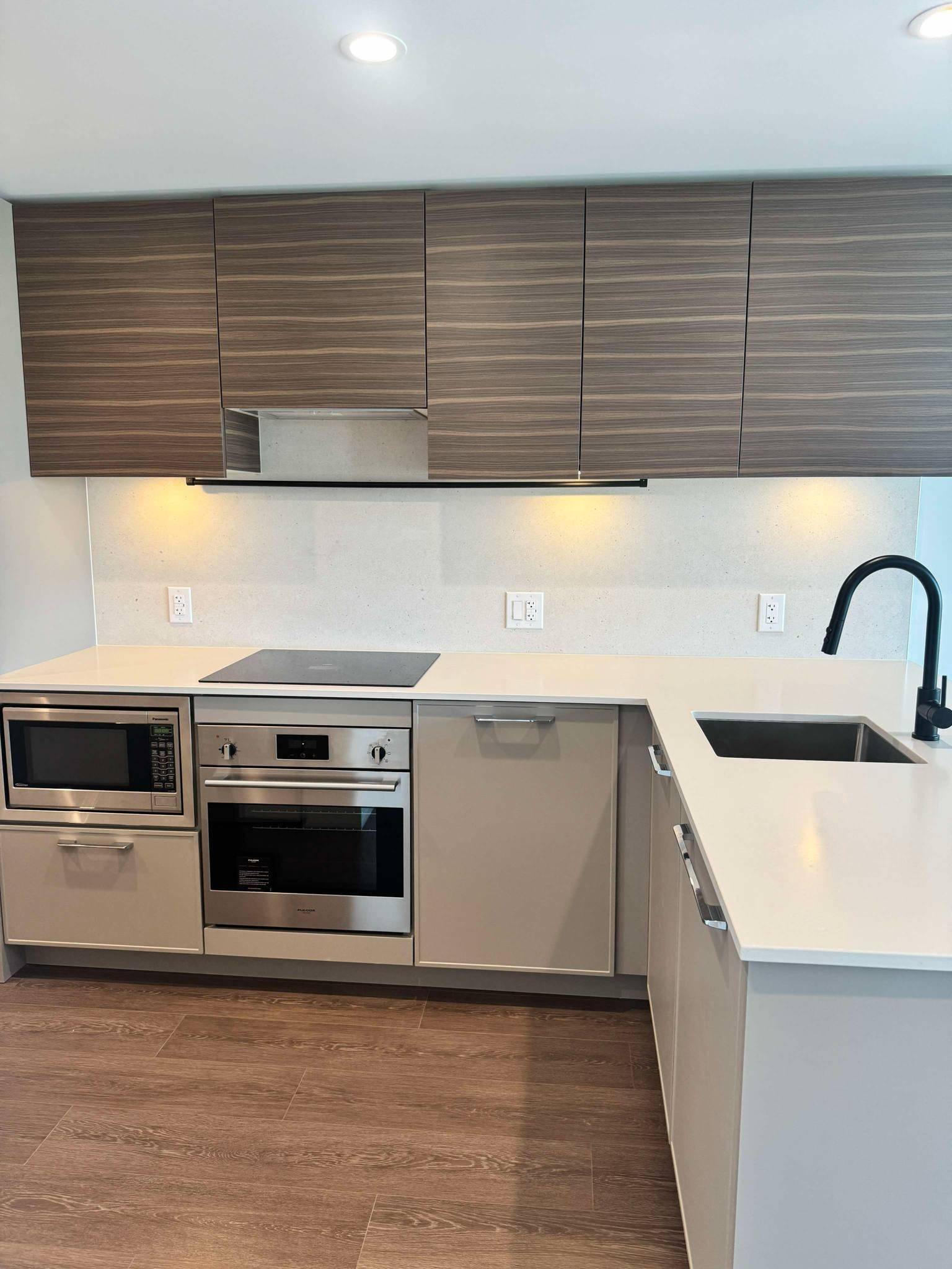 Surrey, BC V3T 4Y3,13725 George Junction #1908