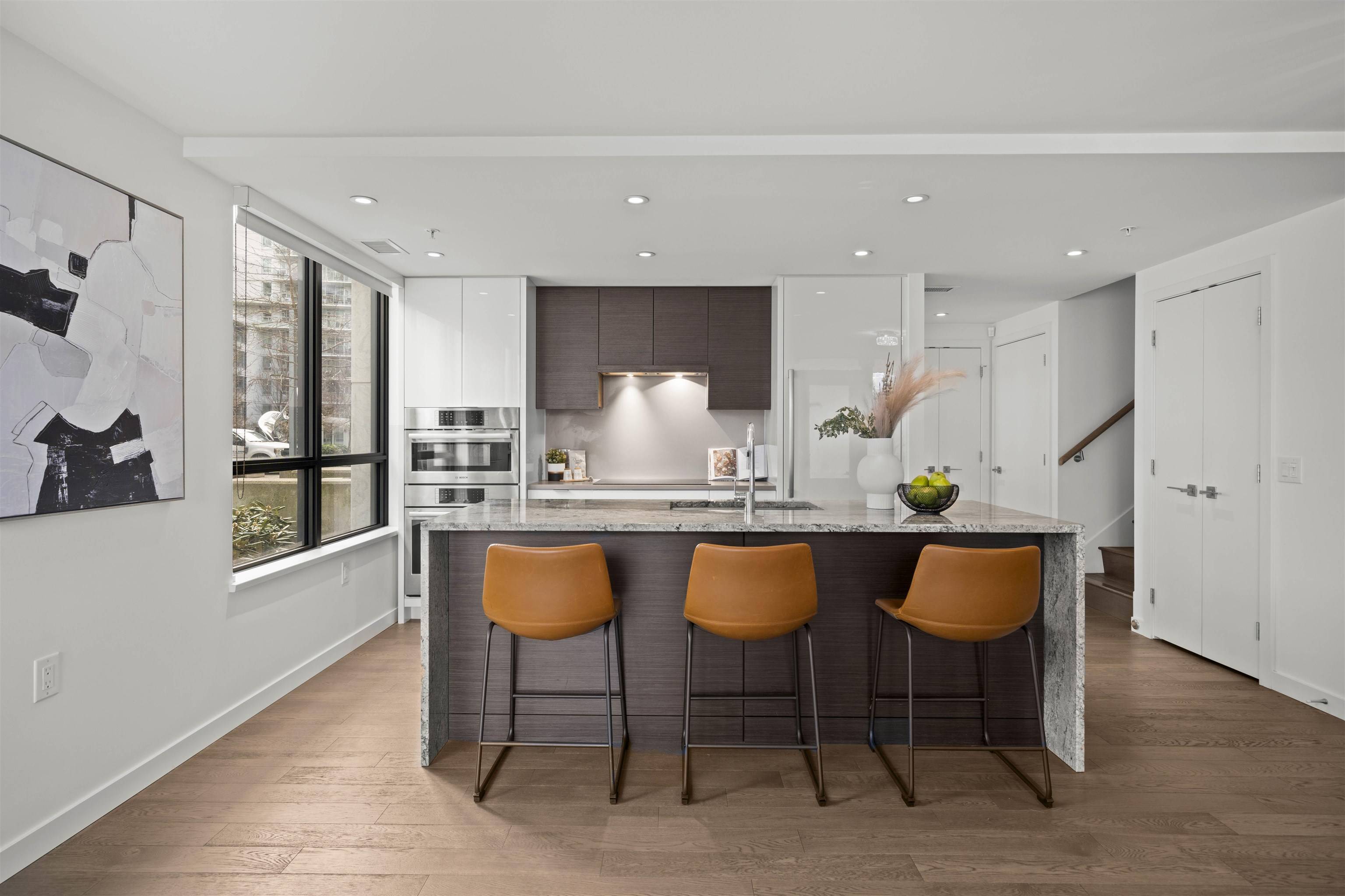 Vancouver, BC V6A 0H4,1672 Pullman Porter ST