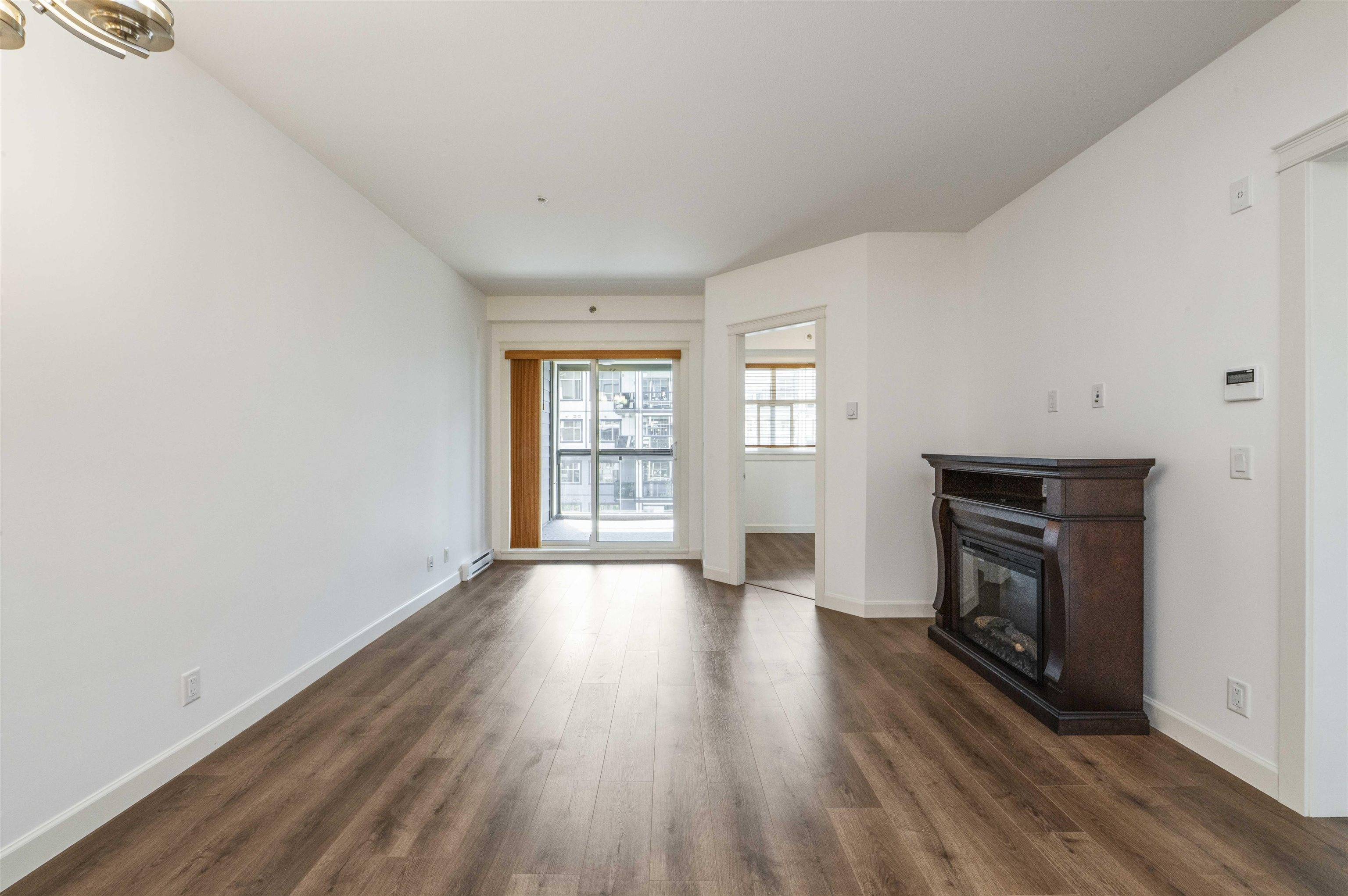Langley, BC V2Y 3R1,20367 85 AVE #405