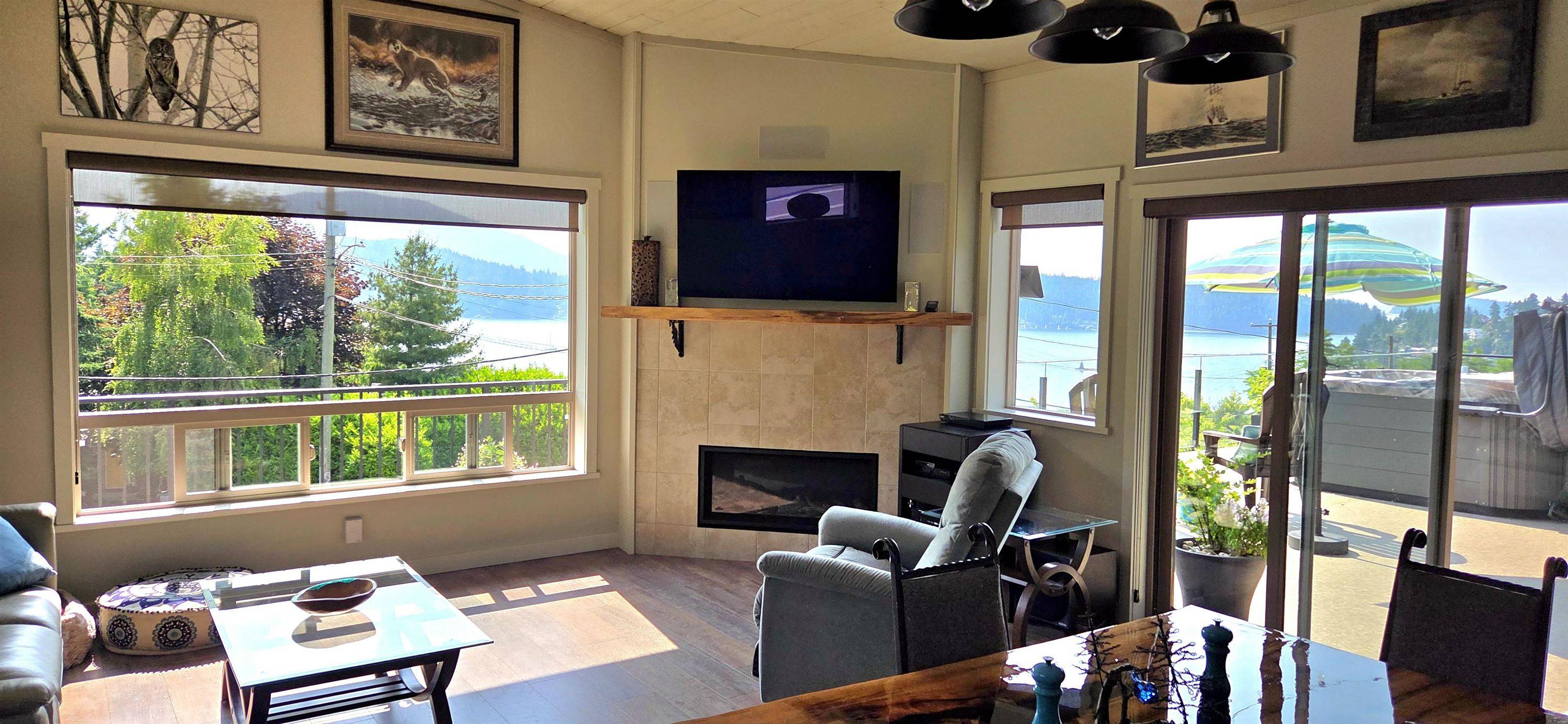 Gibsons, BC V0N 1V9,659-661 Gibsons WAY