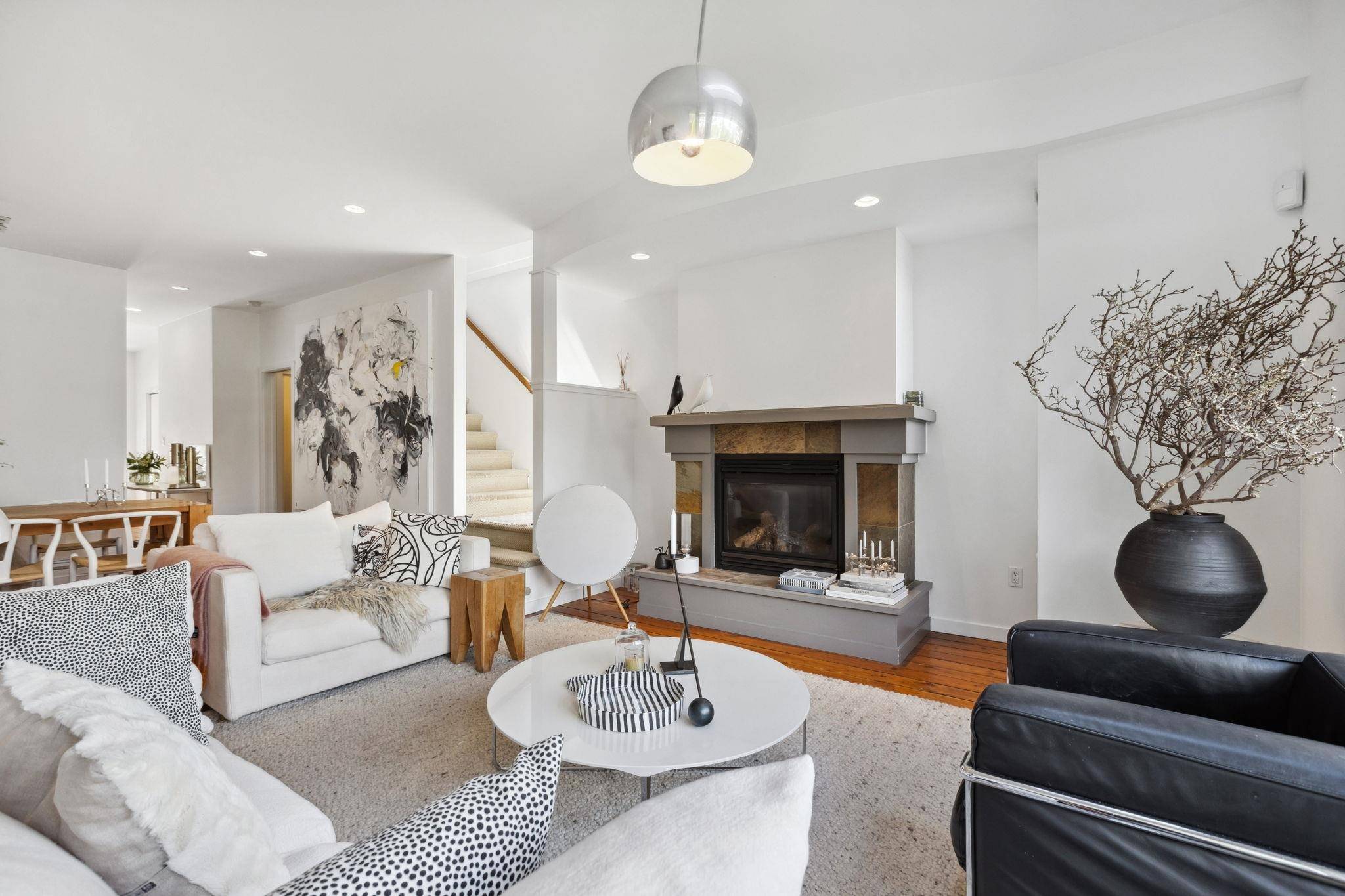 West Vancouver, BC V7W 2E9,6364 Douglas ST
