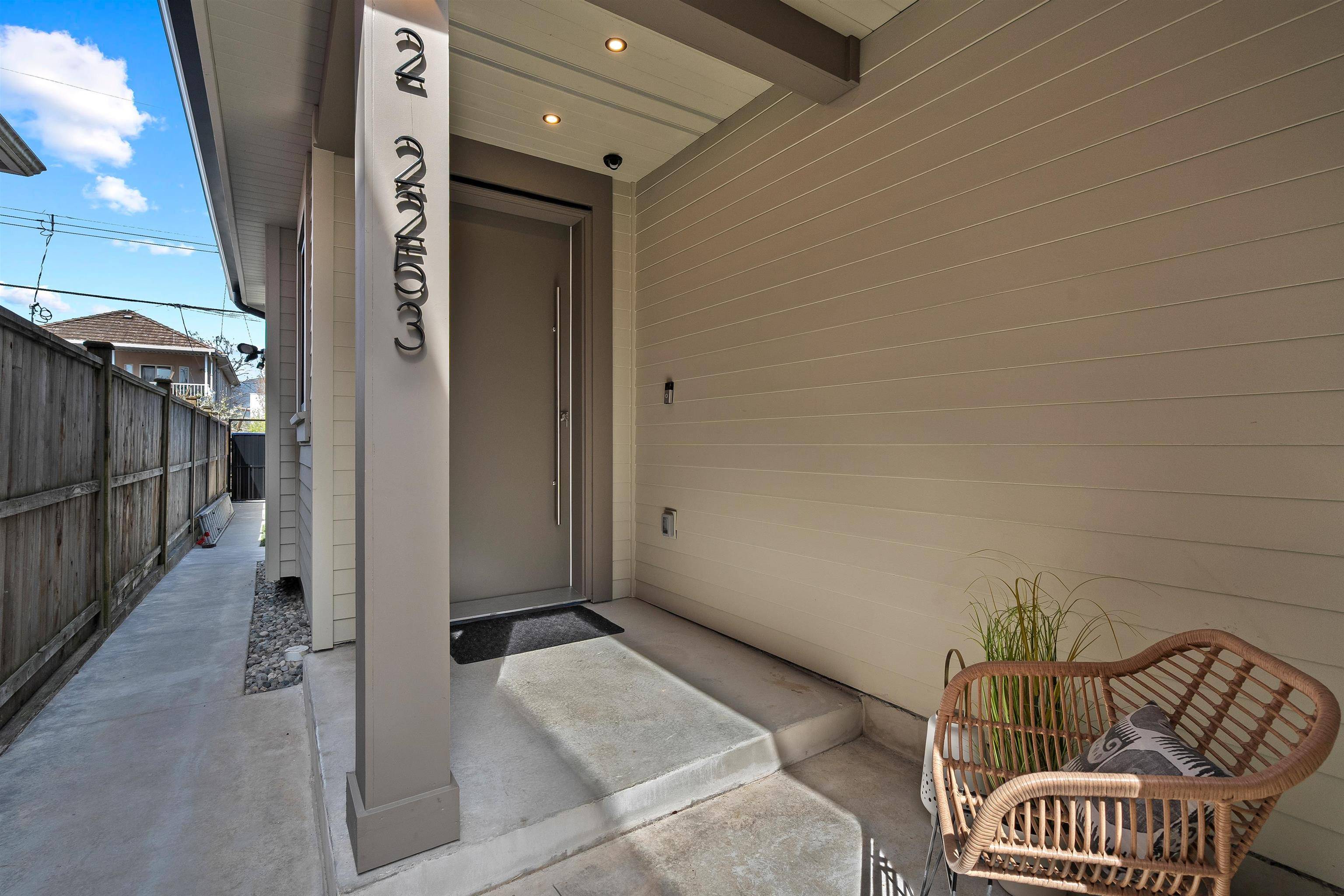 Vancouver, BC V5L 2Z6,2253 Grant ST #2