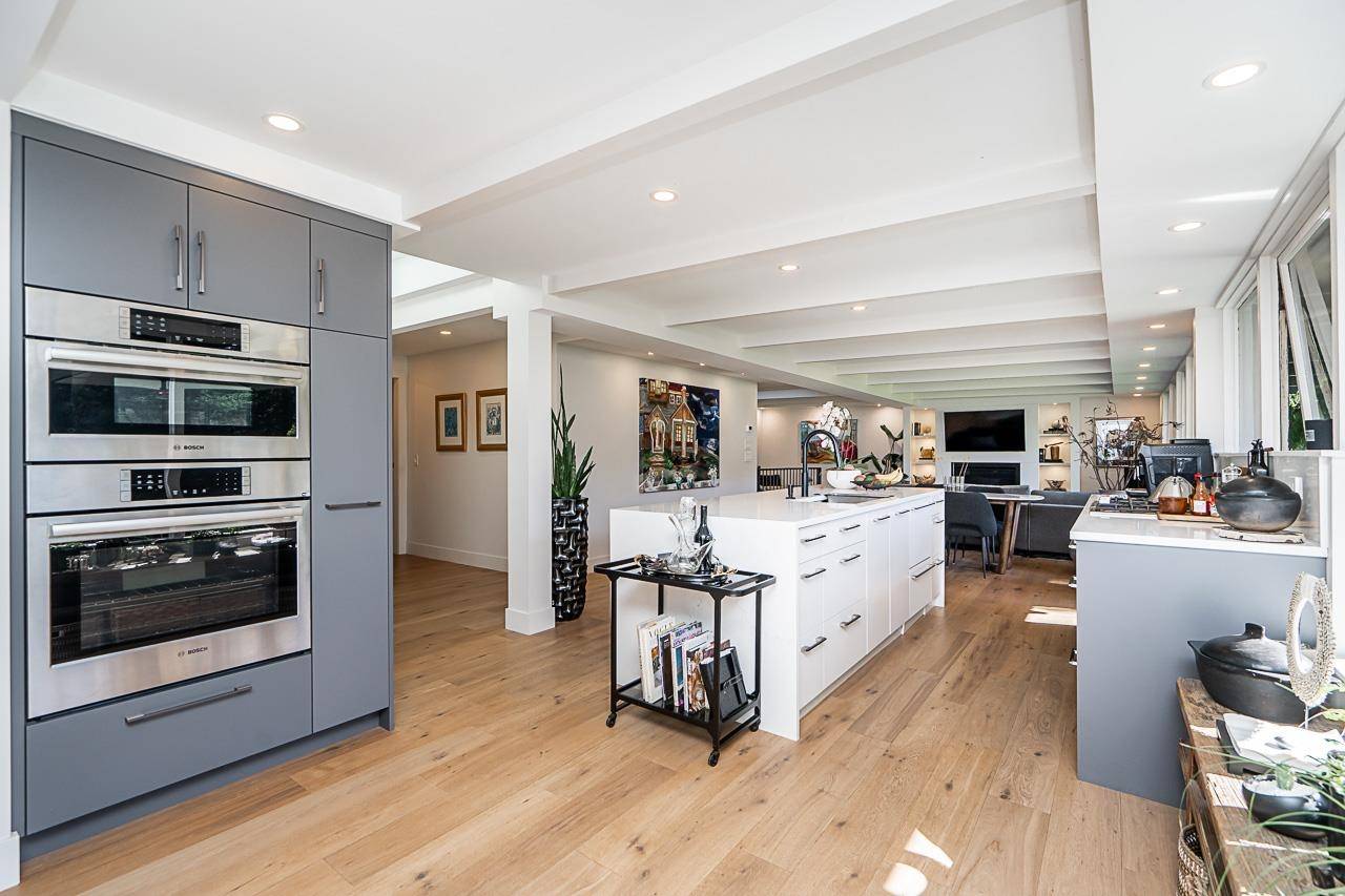 West Vancouver, BC V7W 2S3,6070 Marine DR