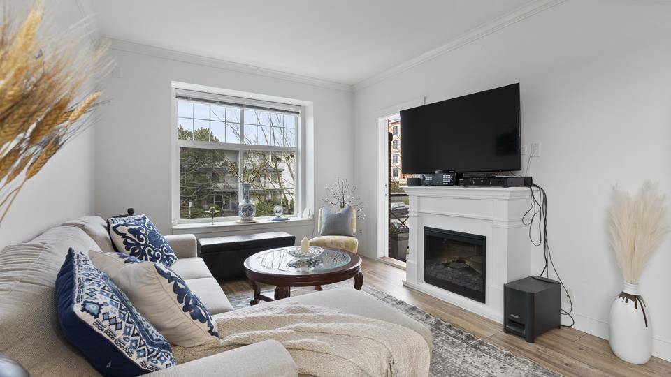 Surrey, BC V3S 1J1,17712 57a AVE #213
