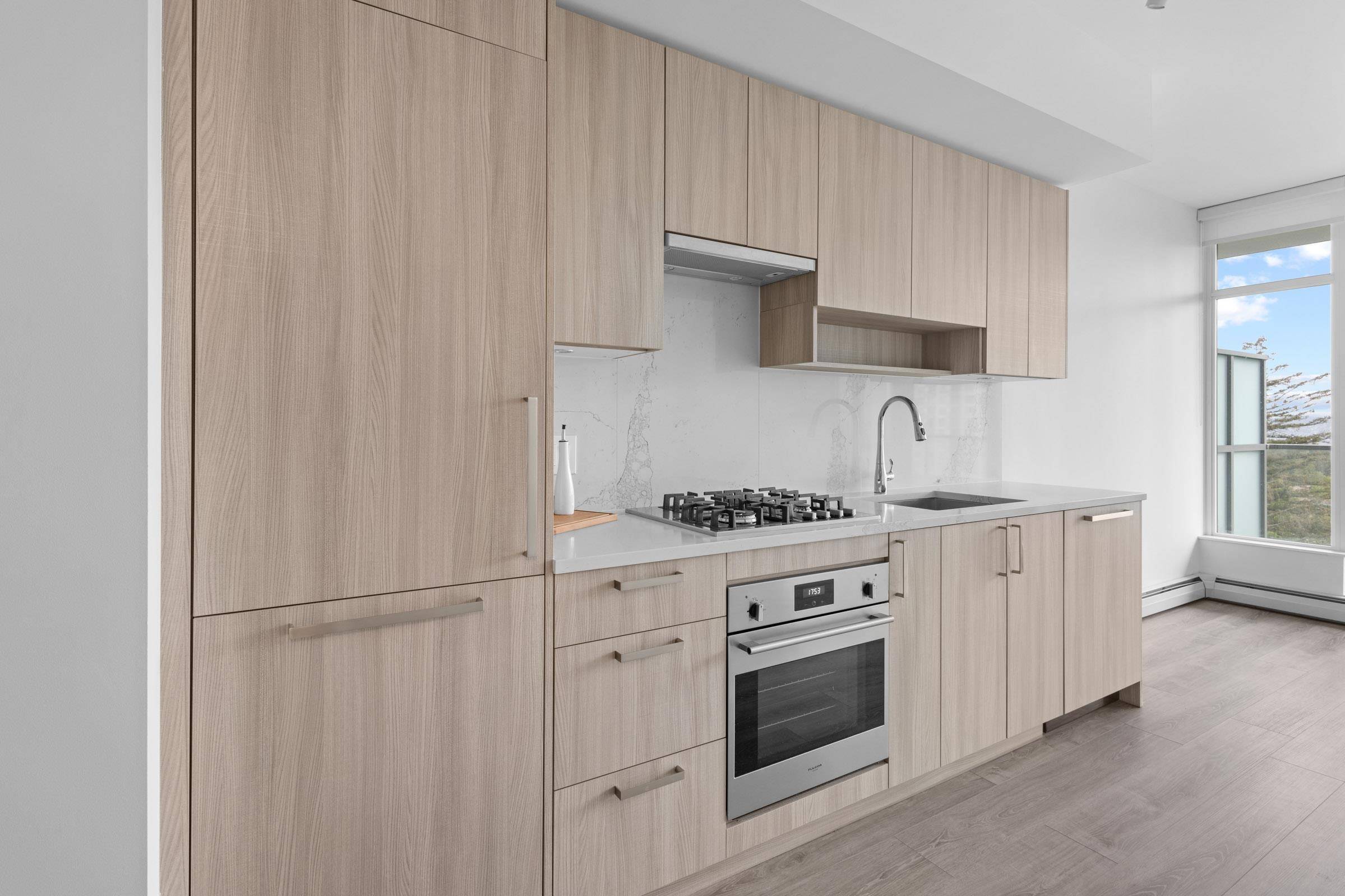 Surrey, BC V3T 0S1,13350 Central AVE #1204