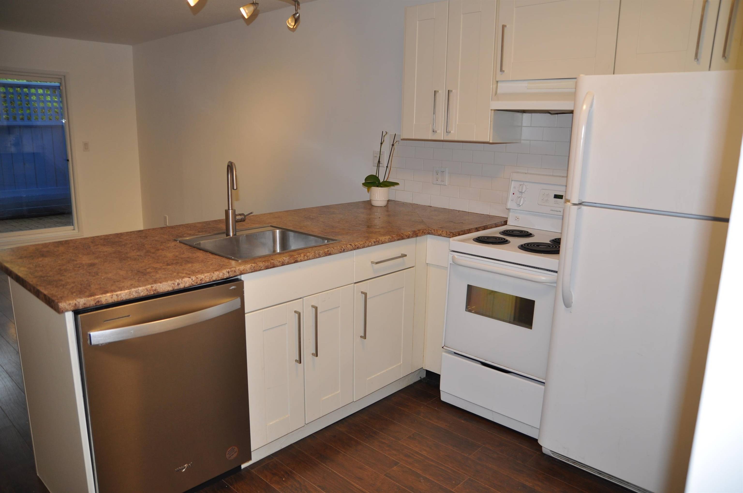 Vancouver, BC V5L 1C9,2255 Eton ST #104