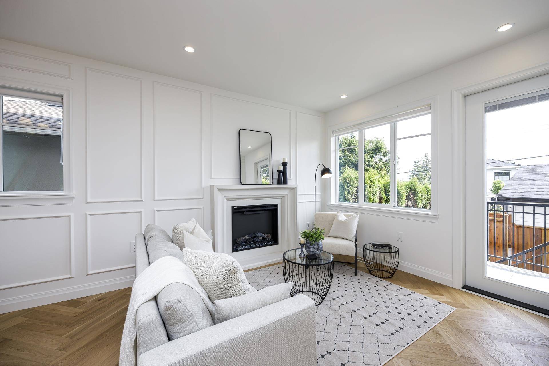 North Vancouver, BC V7L 3E4,261 E 23rd ST