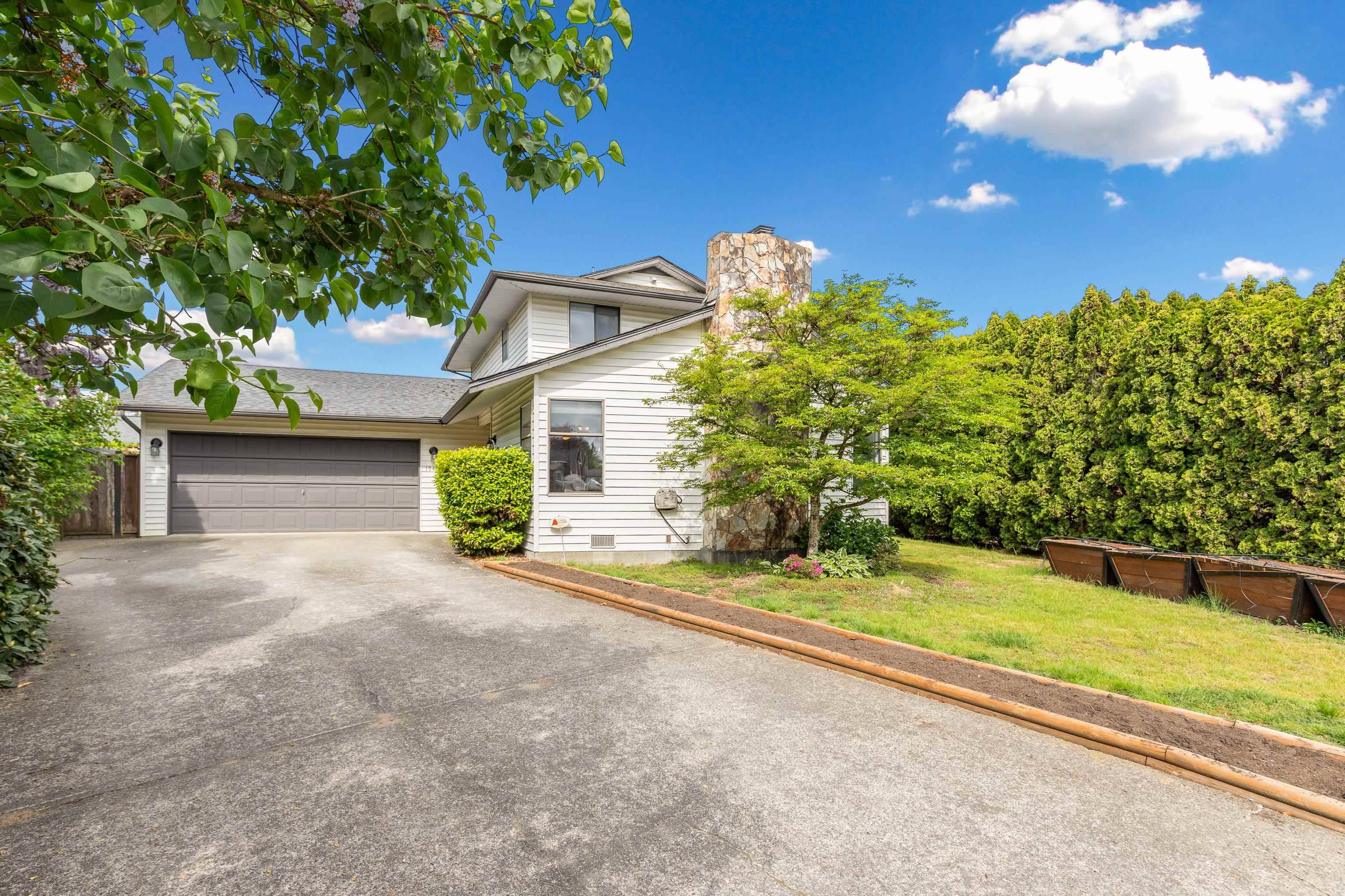 Pitt Meadows, BC V3Y 1K1,19436 118b AVE