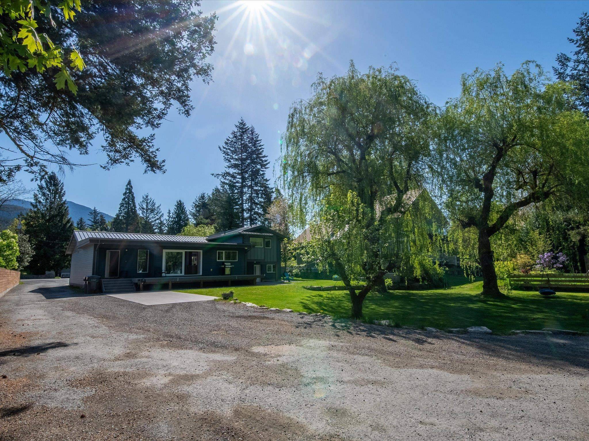 Squamish, BC V0N 3G0,41549 Cottonwood RD