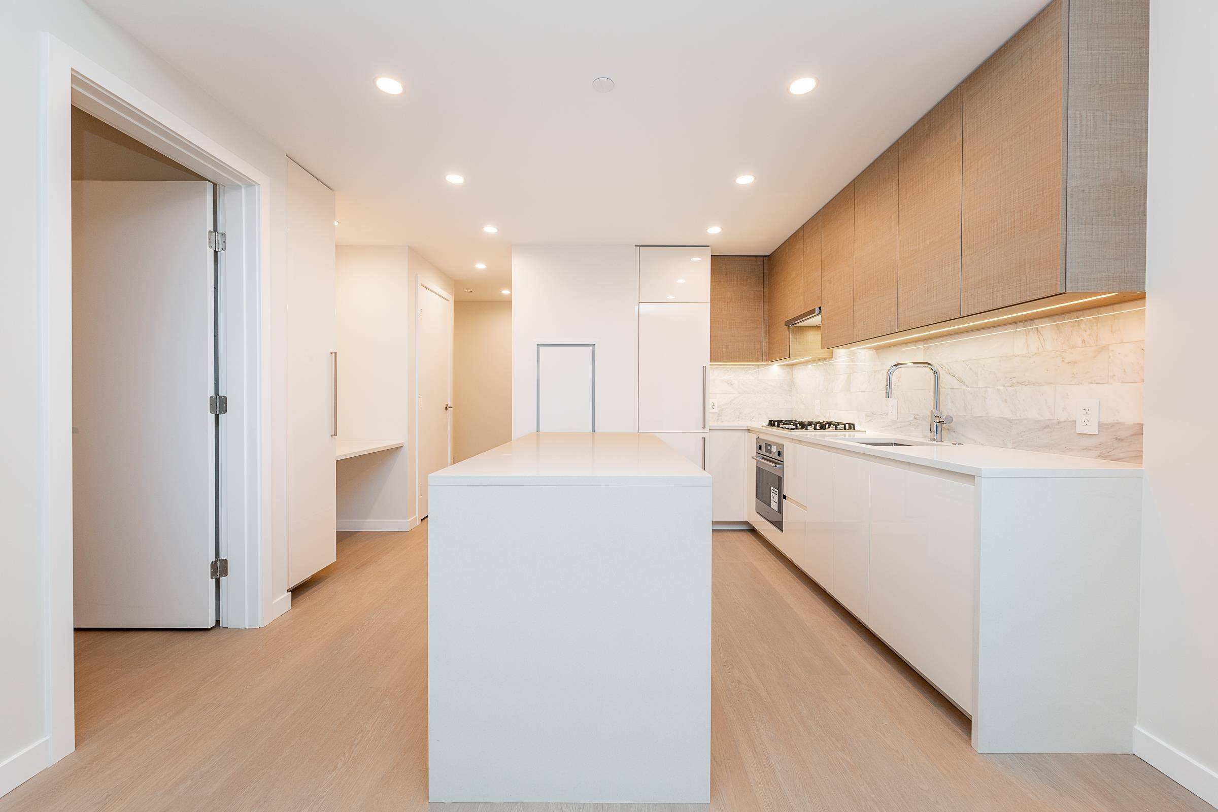 Burnaby, BC V5C 0N8,2108 Gilmore AVE #1001