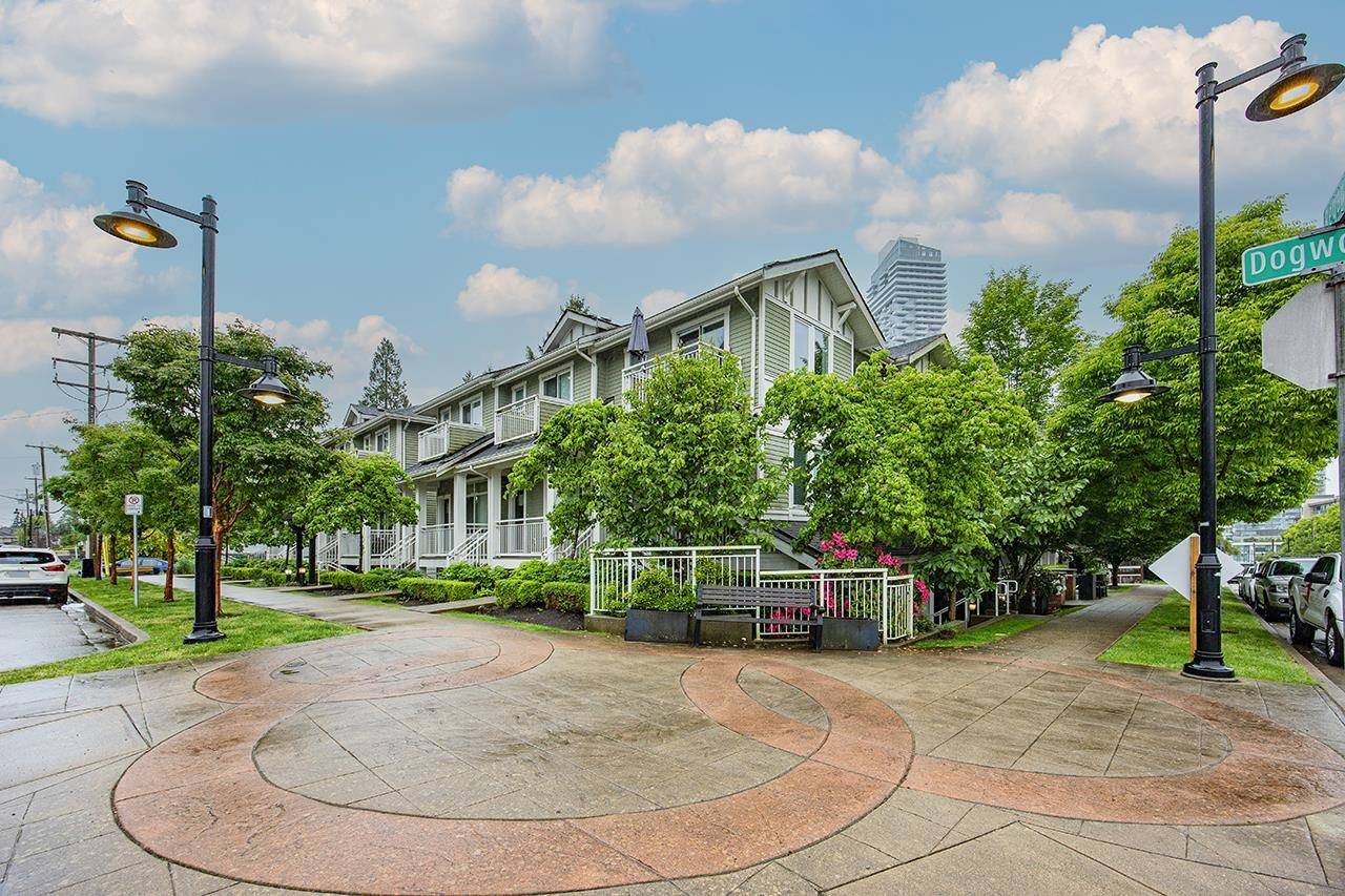 Coquitlam, BC V3J 0E6,638 Regan AVE #16
