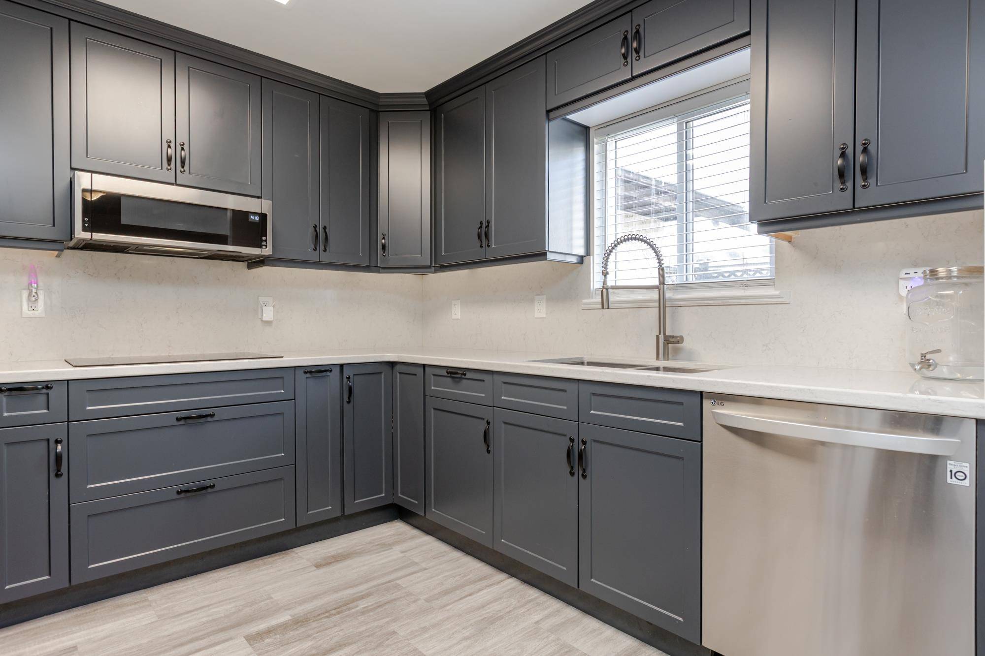 Surrey, BC V3W 8C3,6640 133 ST