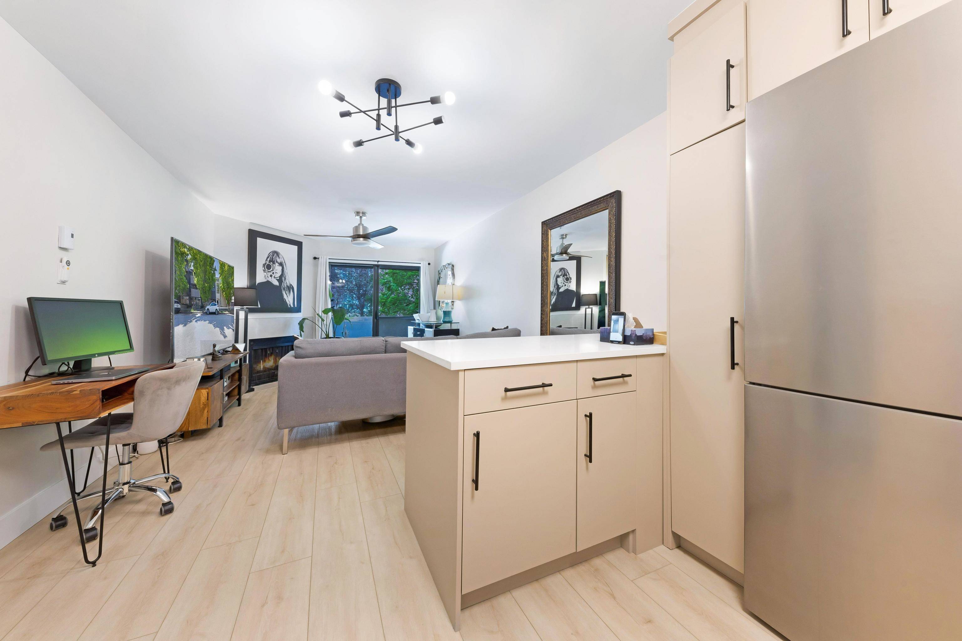 Vancouver, BC V5Z 3K4,3255 Heather ST #104