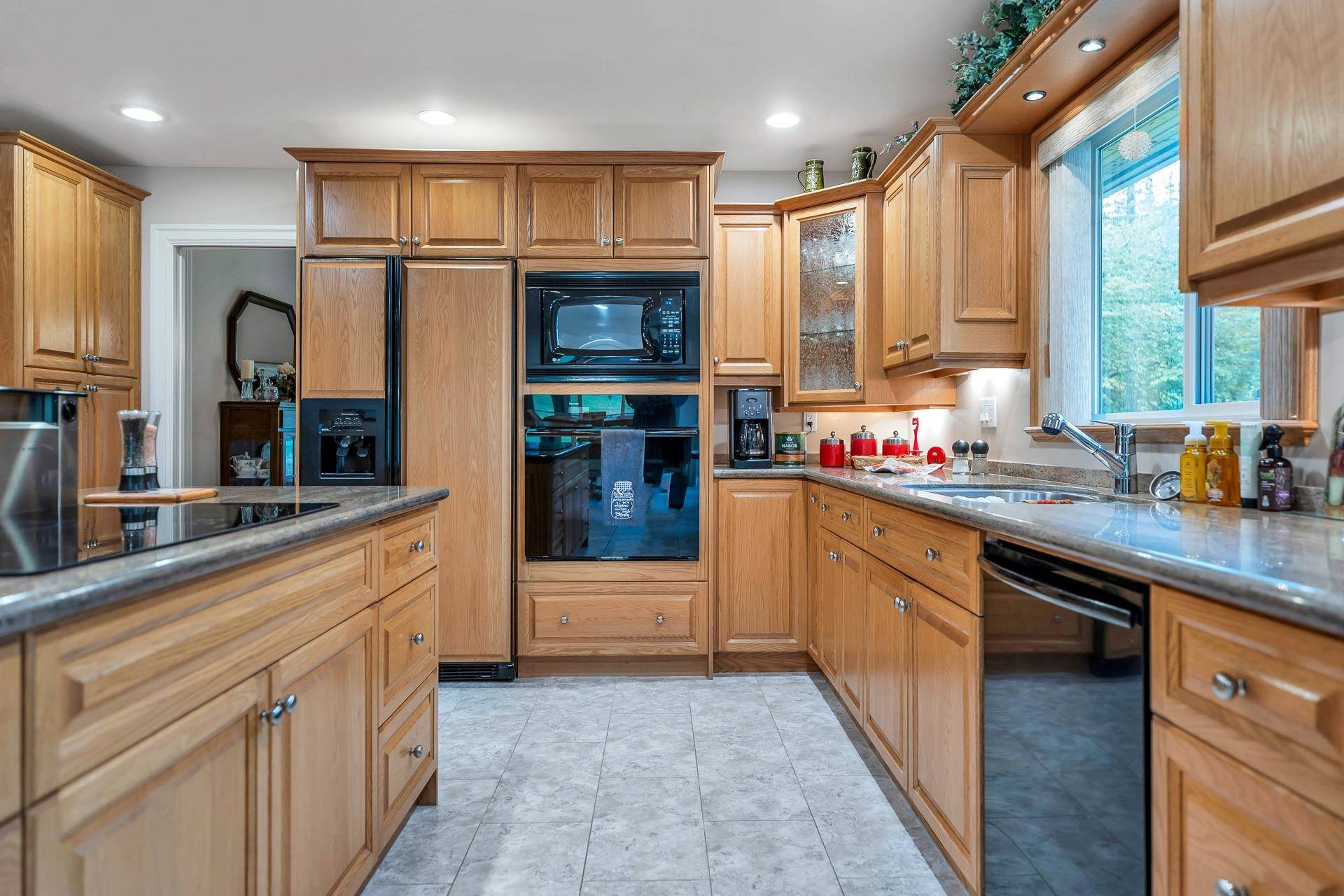 Surrey, BC V4N 6H6,9385 173a ST