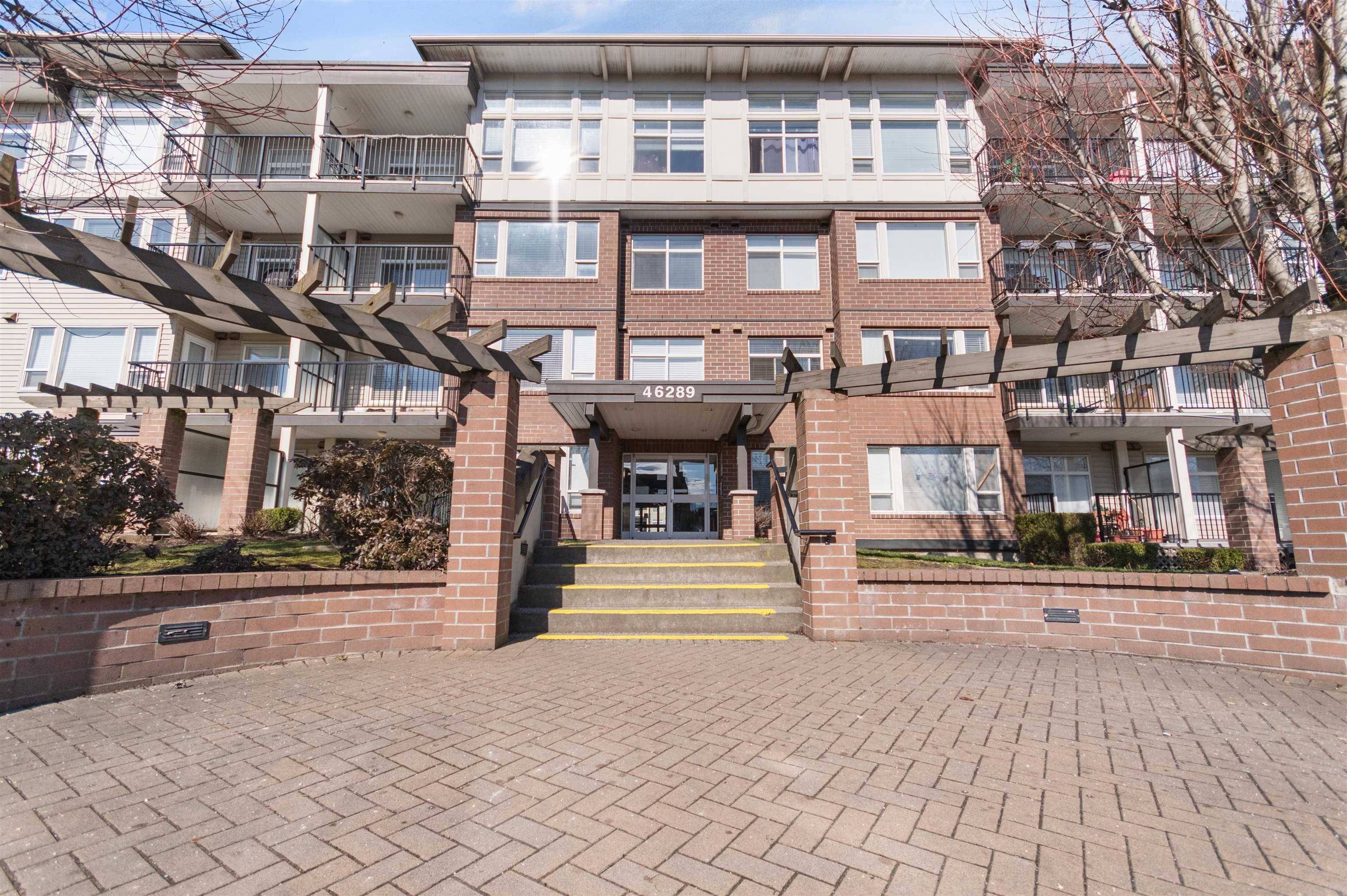 Chilliwack, BC V2P 0B9,46289 Yale RD #114
