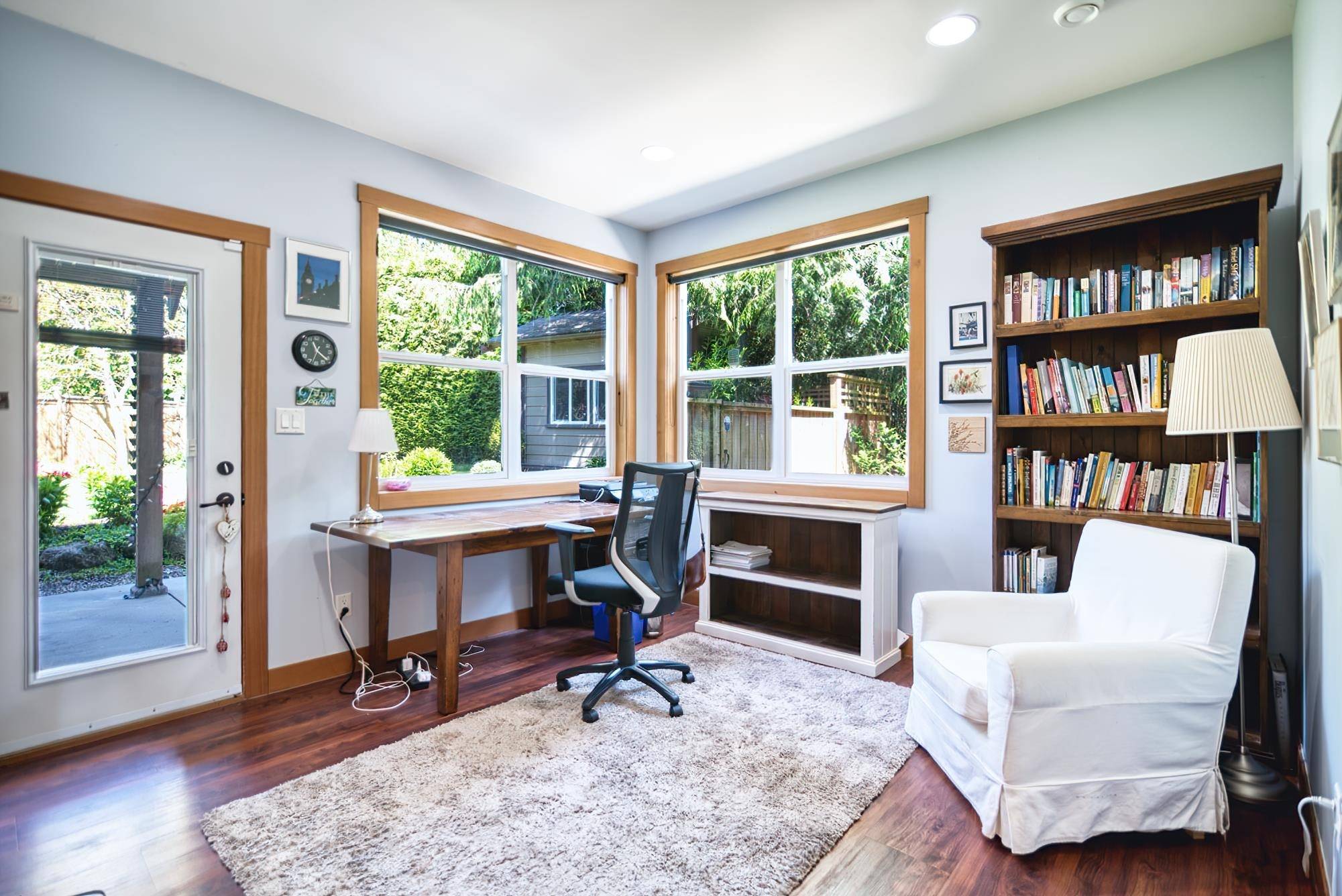Gibsons, BC V0N 1V9,858 Aurora WAY